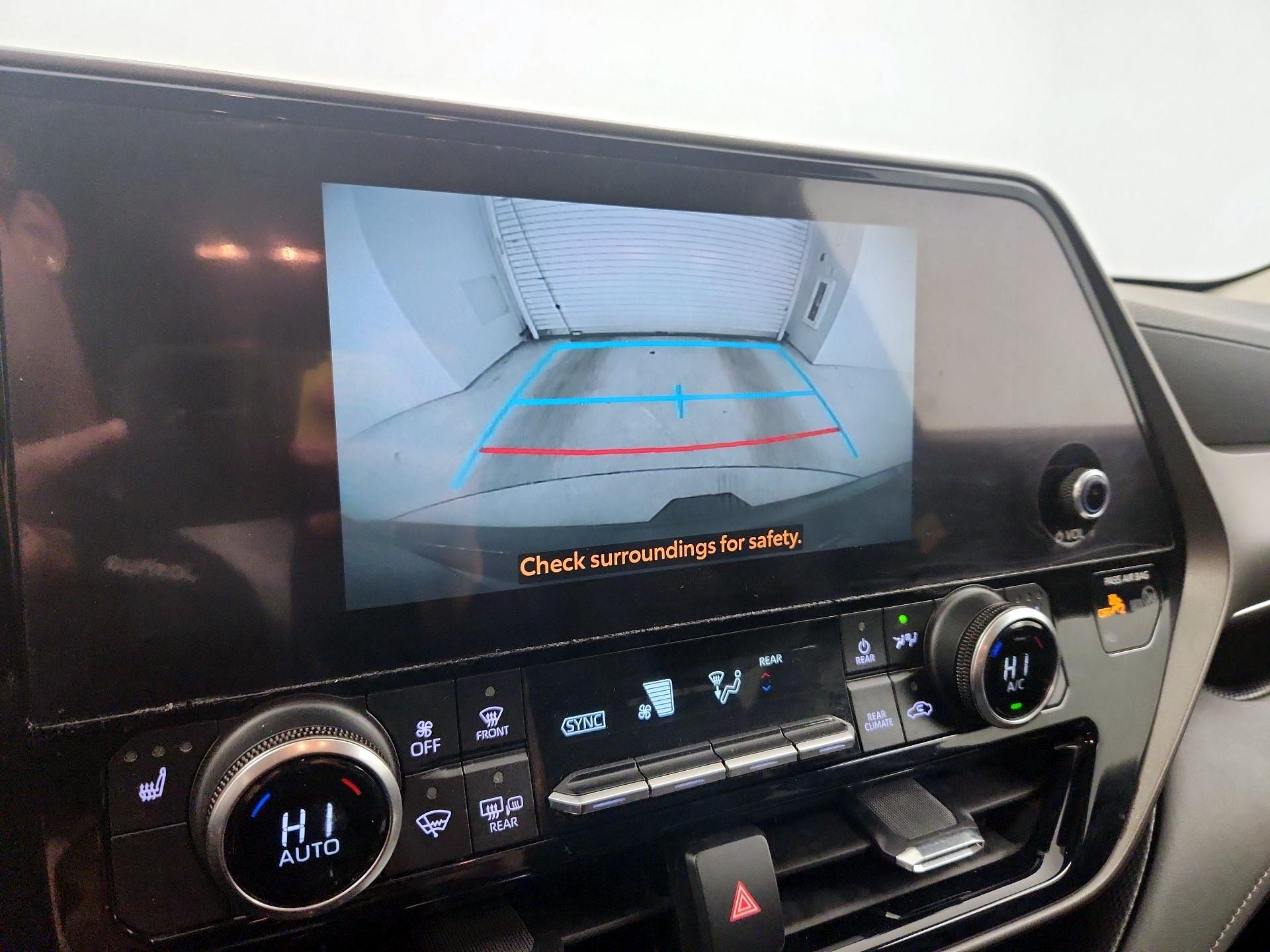 Thumbnail: 2023 Toyota Highlander - 14