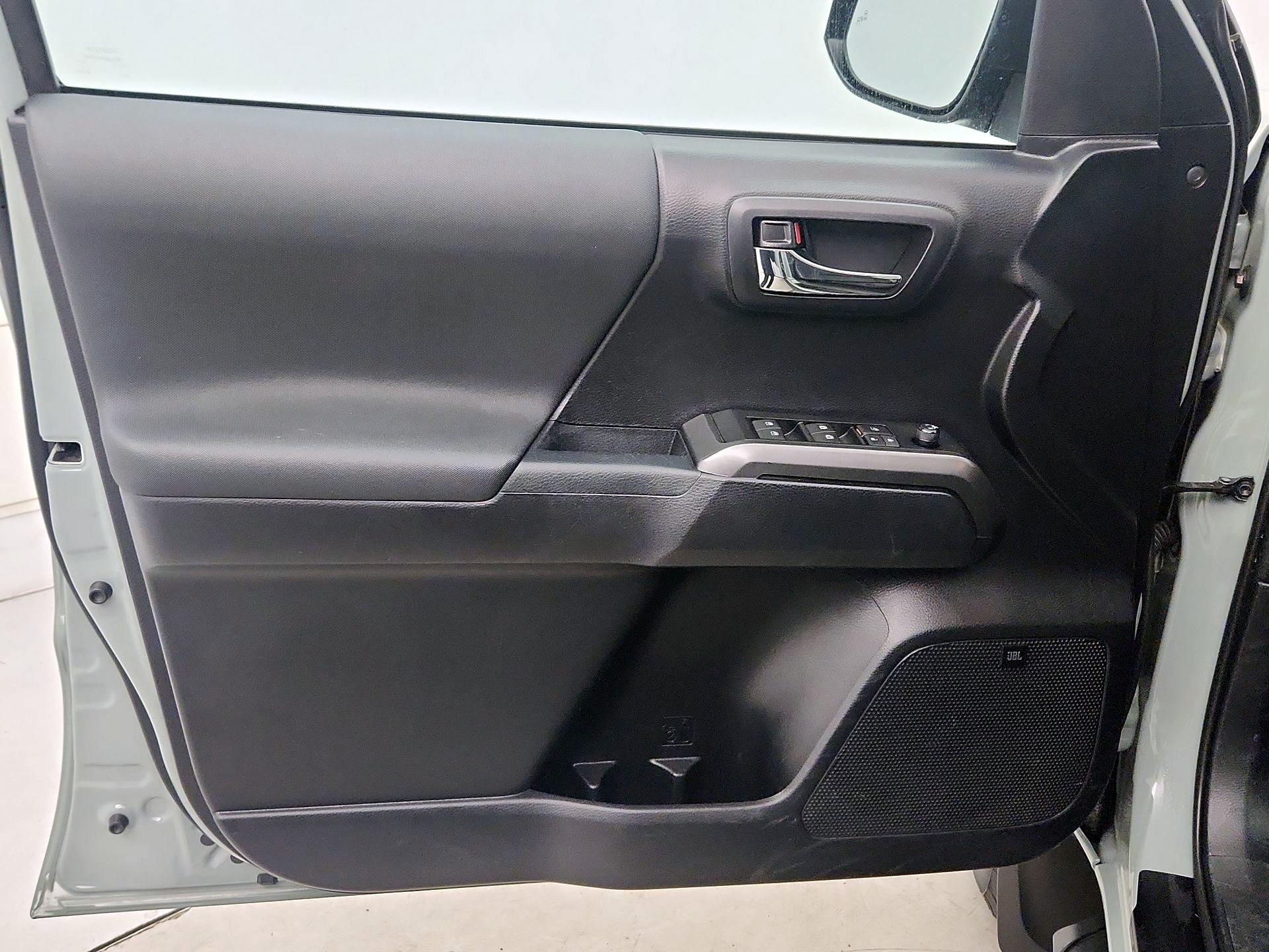 Thumbnail: 2021 Toyota Tacoma - 12