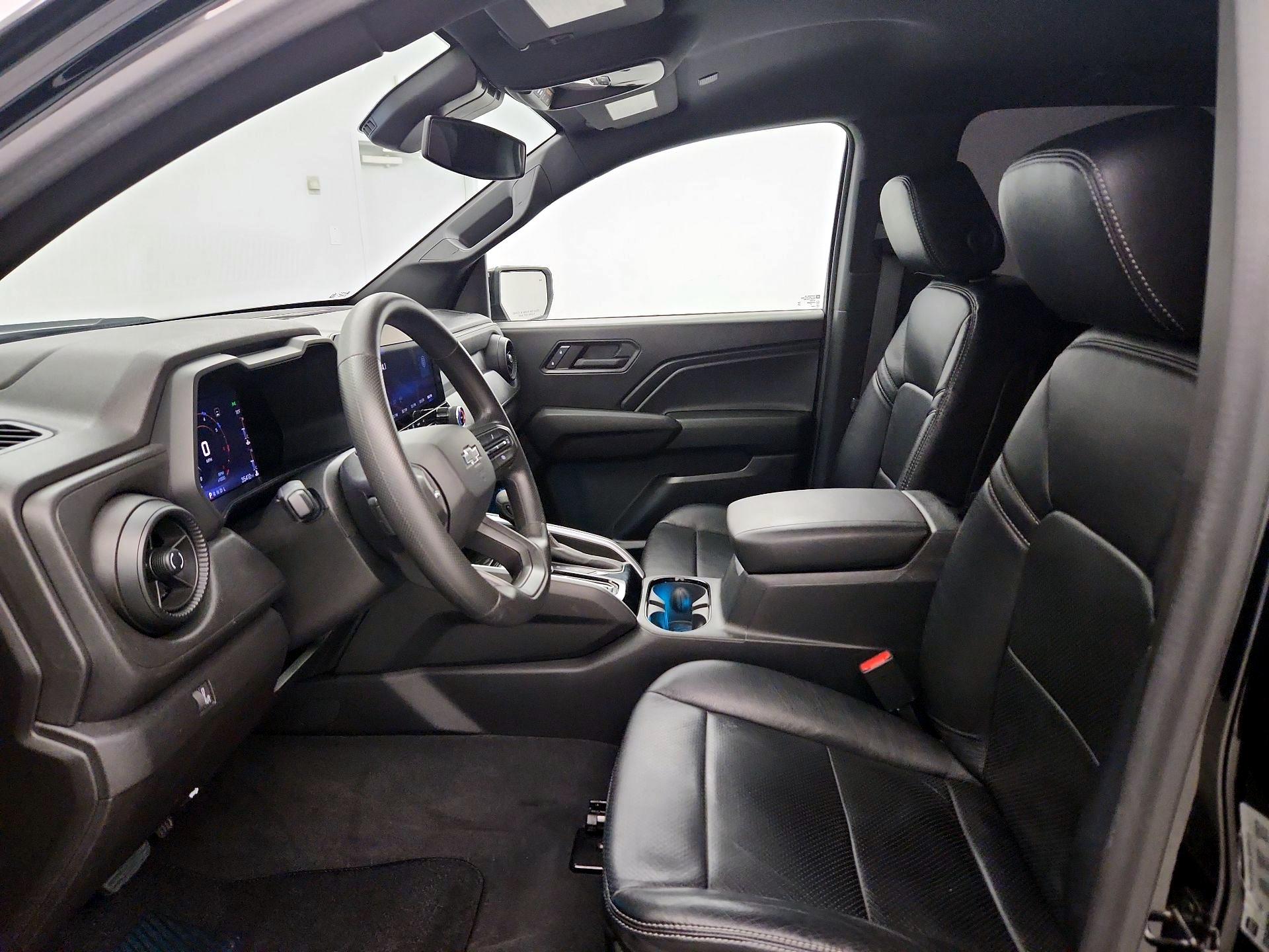 Thumbnail: 2023 Chevrolet Colorado - 11