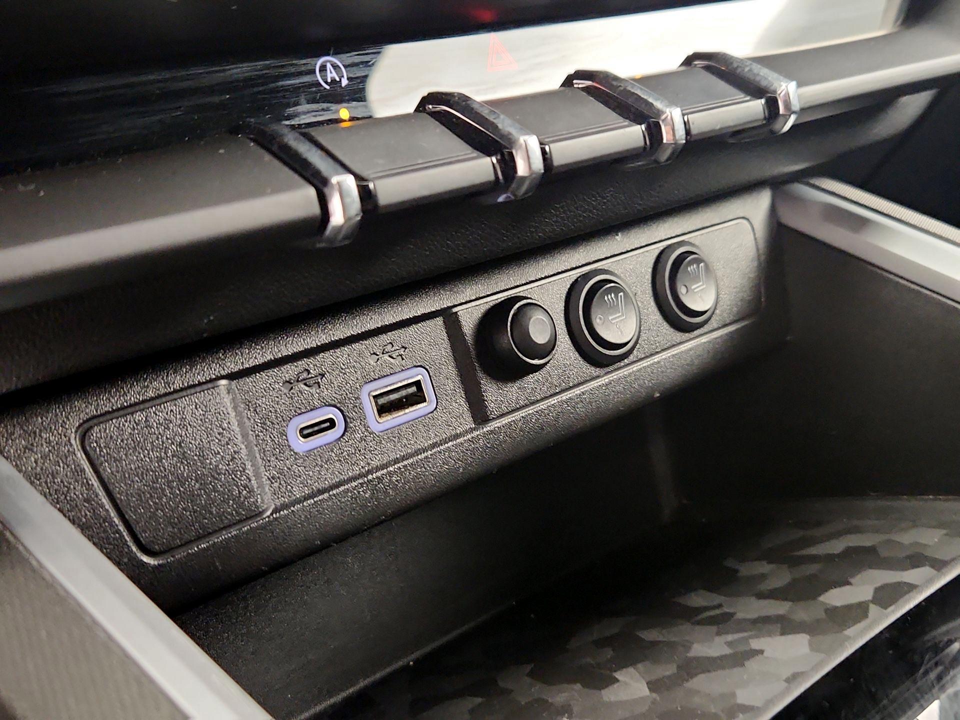 Thumbnail: 2023 Chevrolet Colorado - 17