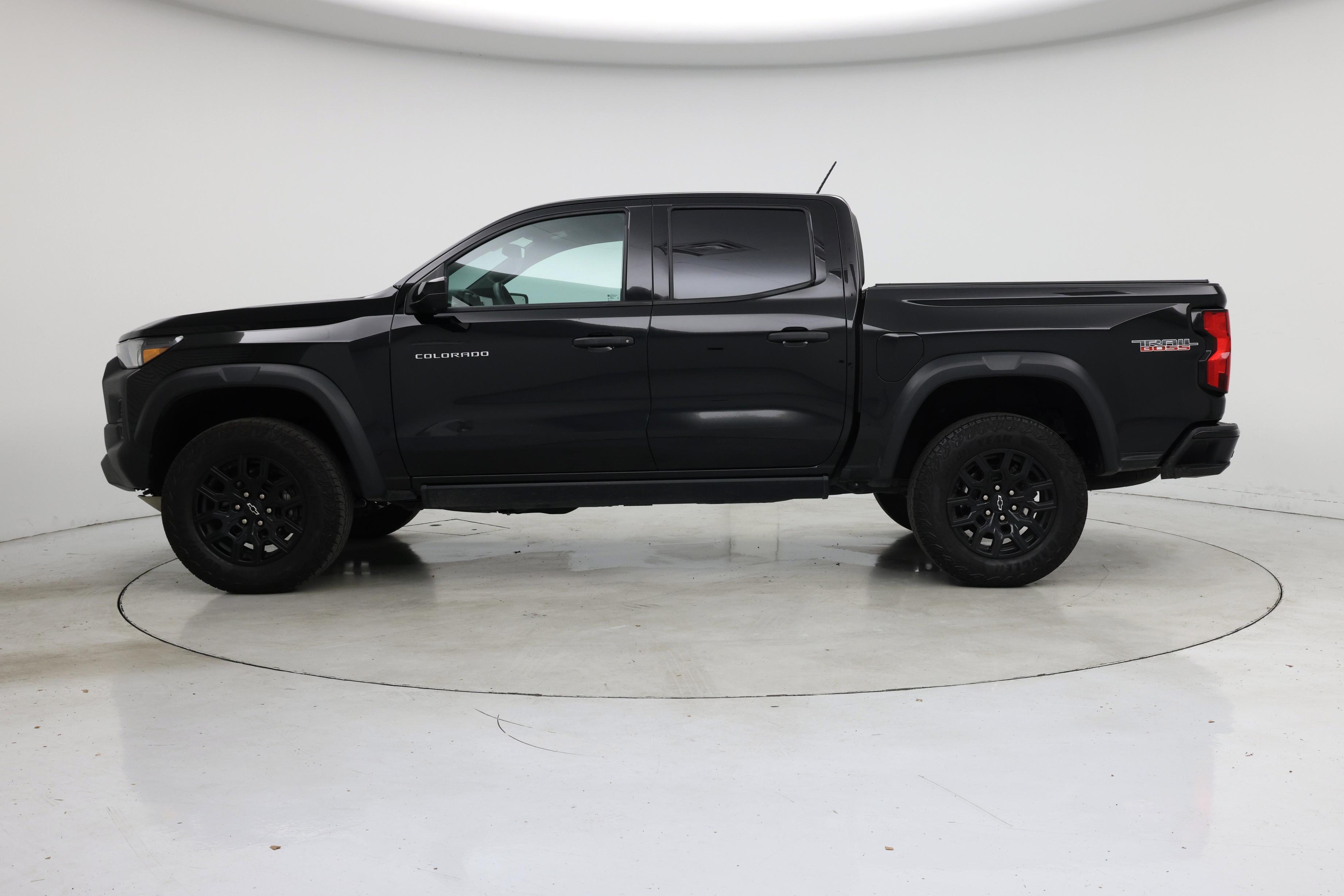 Thumbnail: 2023 Chevrolet Colorado - 3