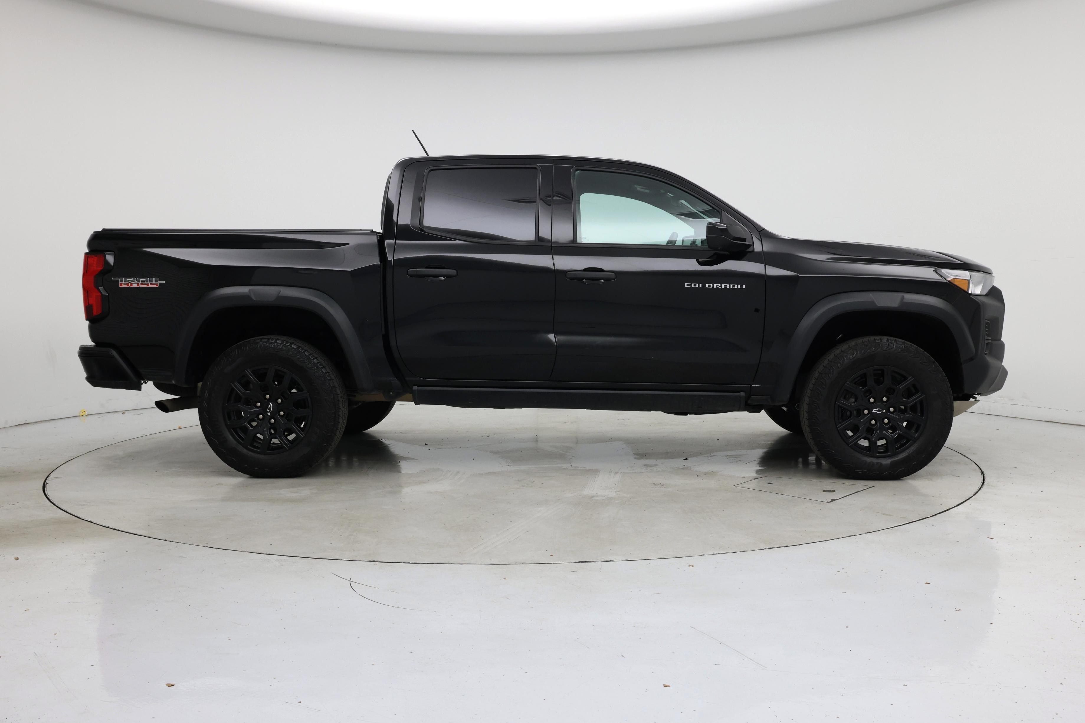 Thumbnail: 2023 Chevrolet Colorado - 7