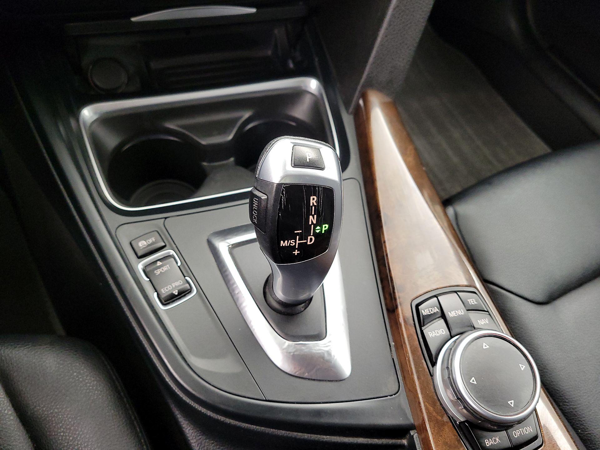 Thumbnail: 2015 BMW 3 Series - 16