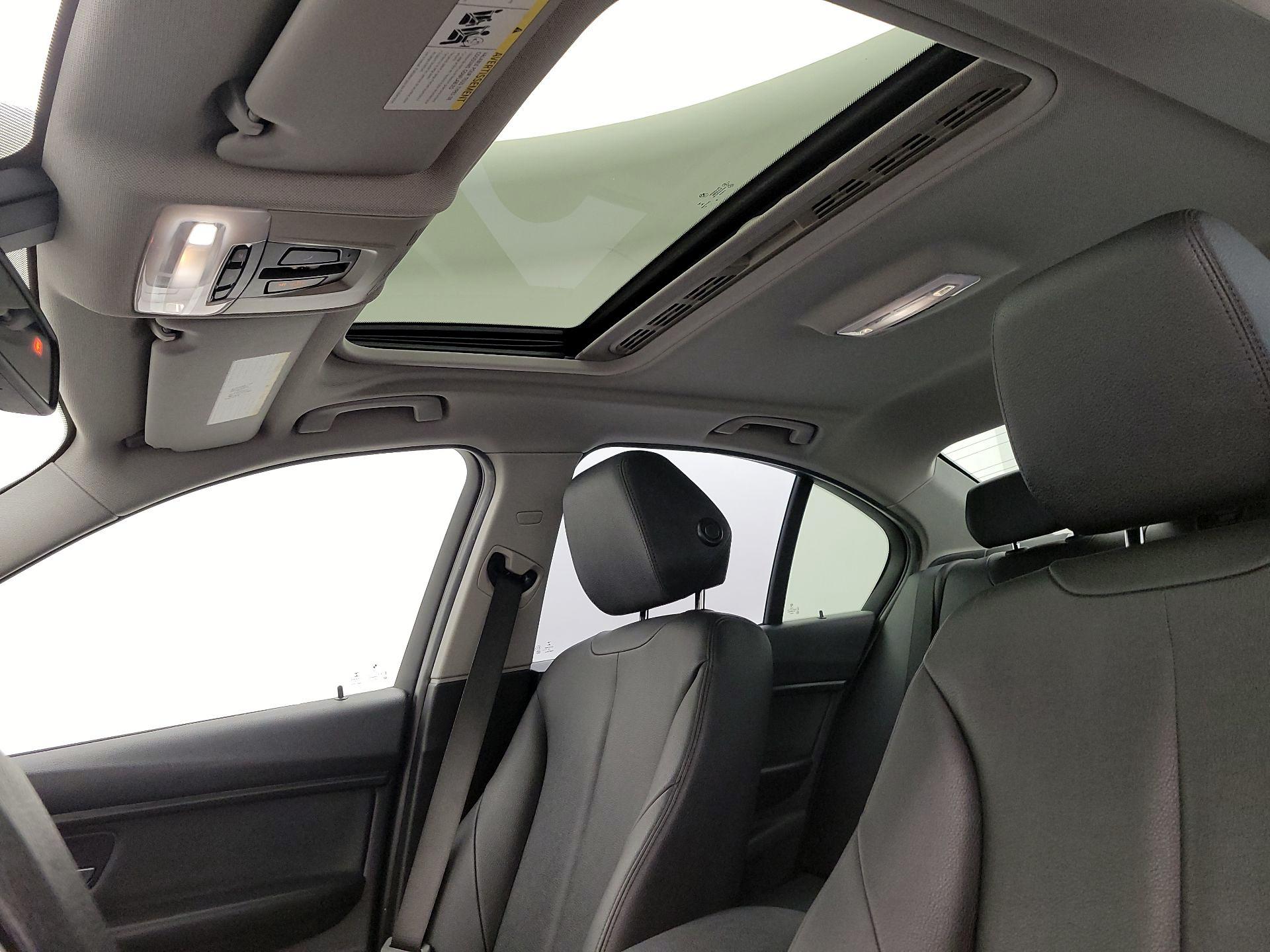 Thumbnail: 2015 BMW 3 Series - 18