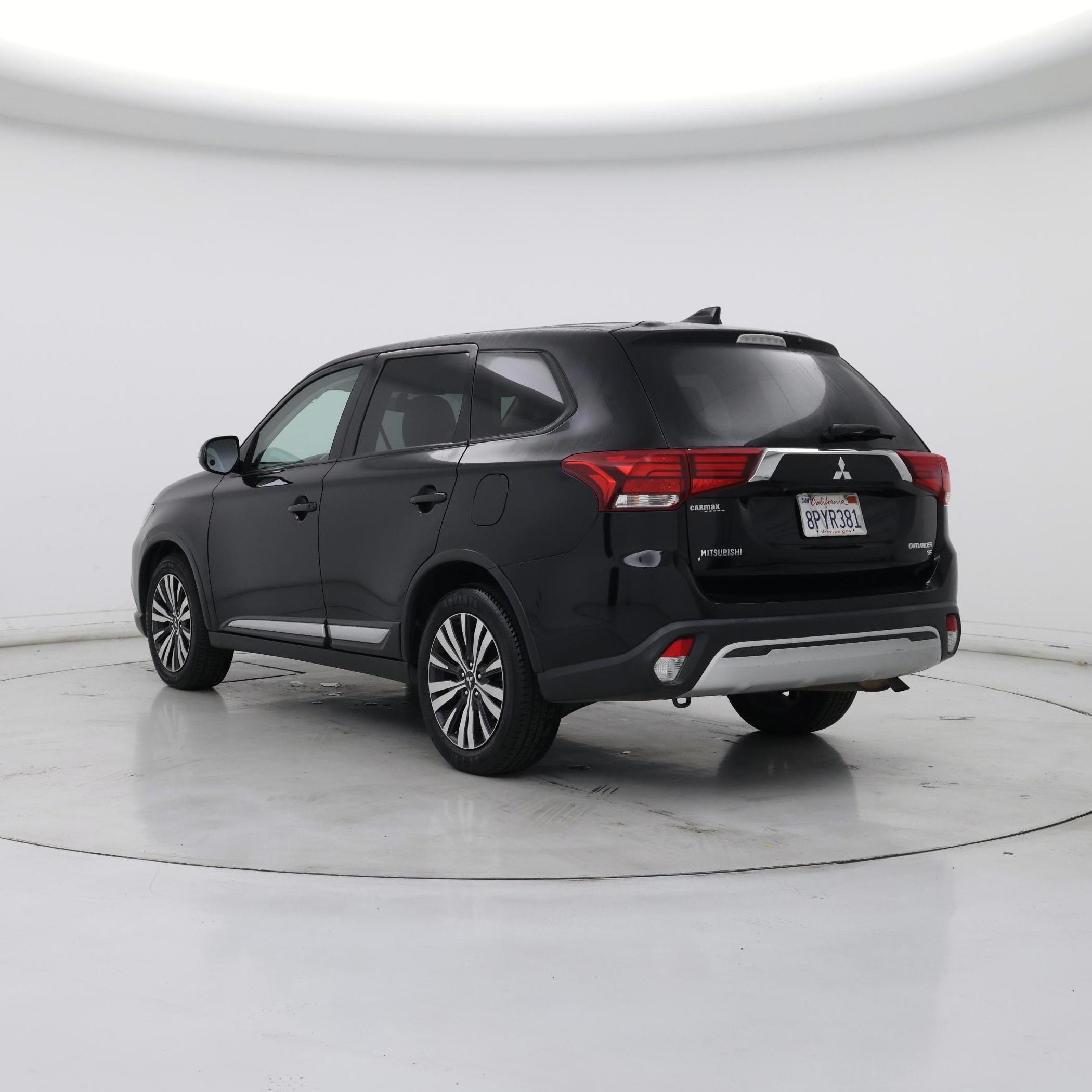 Thumbnail: 2019 Mitsubishi Outlander - 2