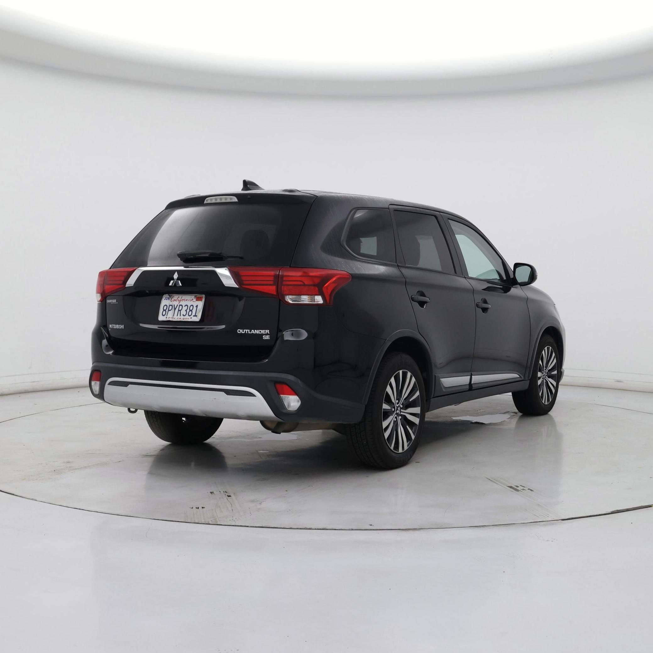 Thumbnail: 2019 Mitsubishi Outlander - 8