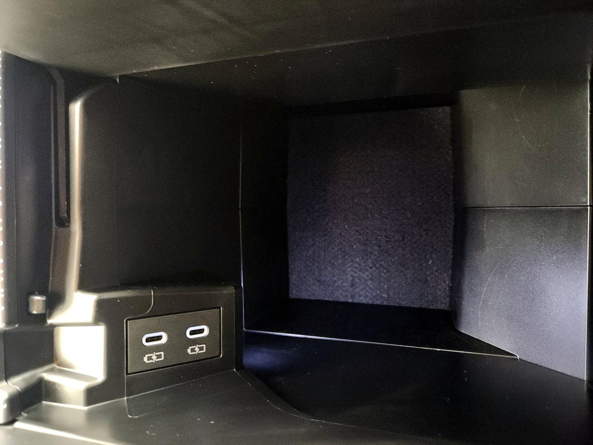 Thumbnail: 2025 Toyota Sienna - 18