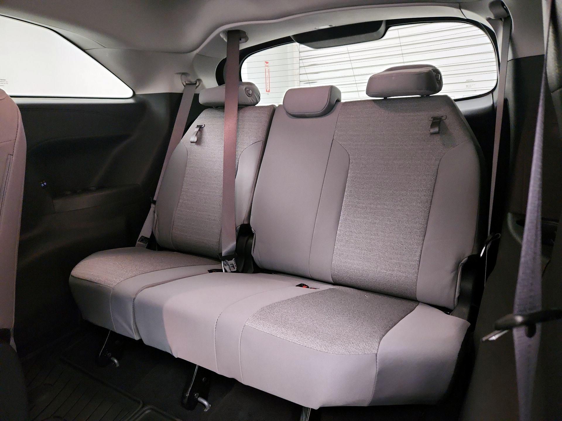 Thumbnail: 2025 Toyota Sienna - 20