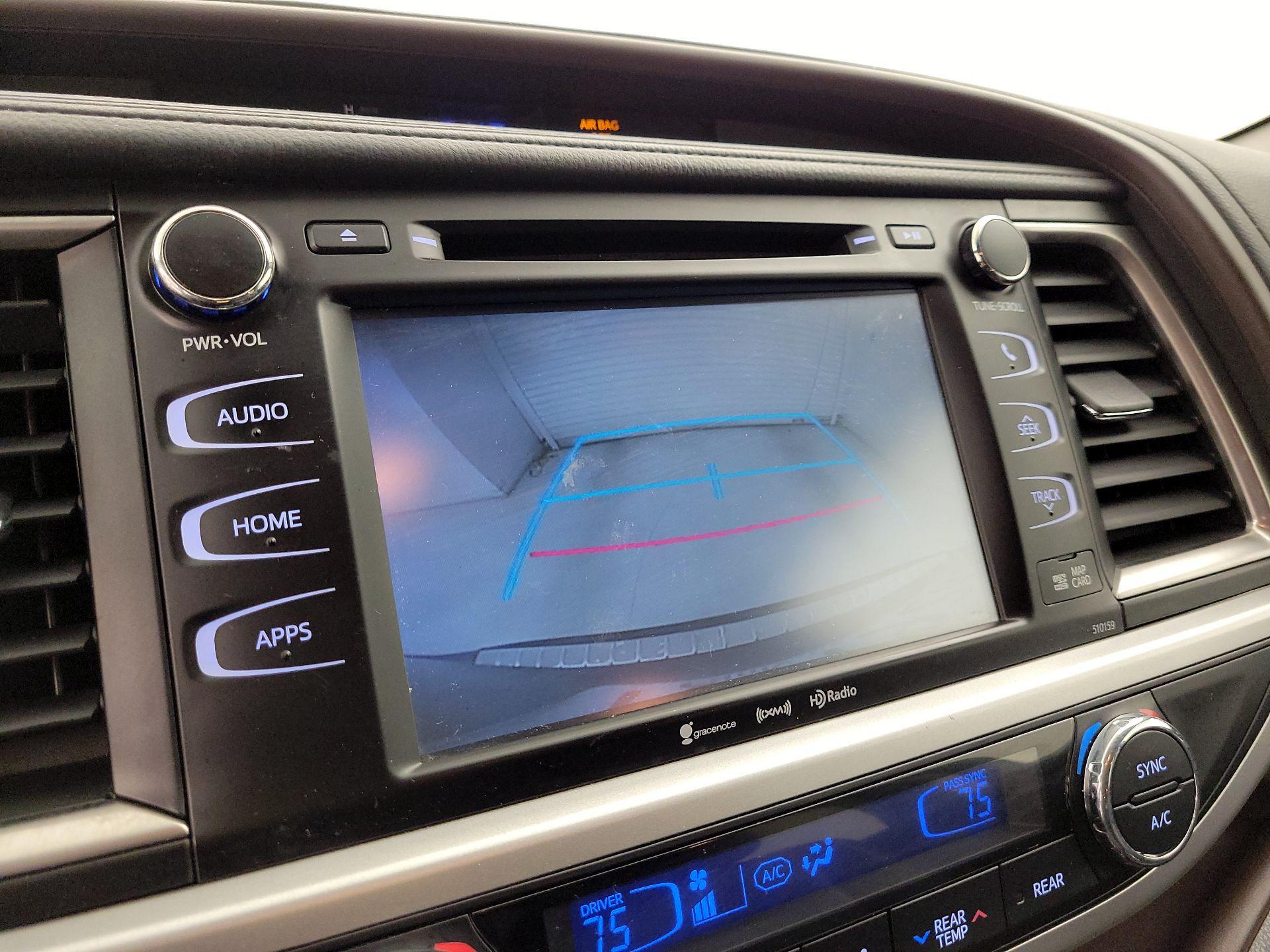 Thumbnail: 2016 Toyota Highlander - 13