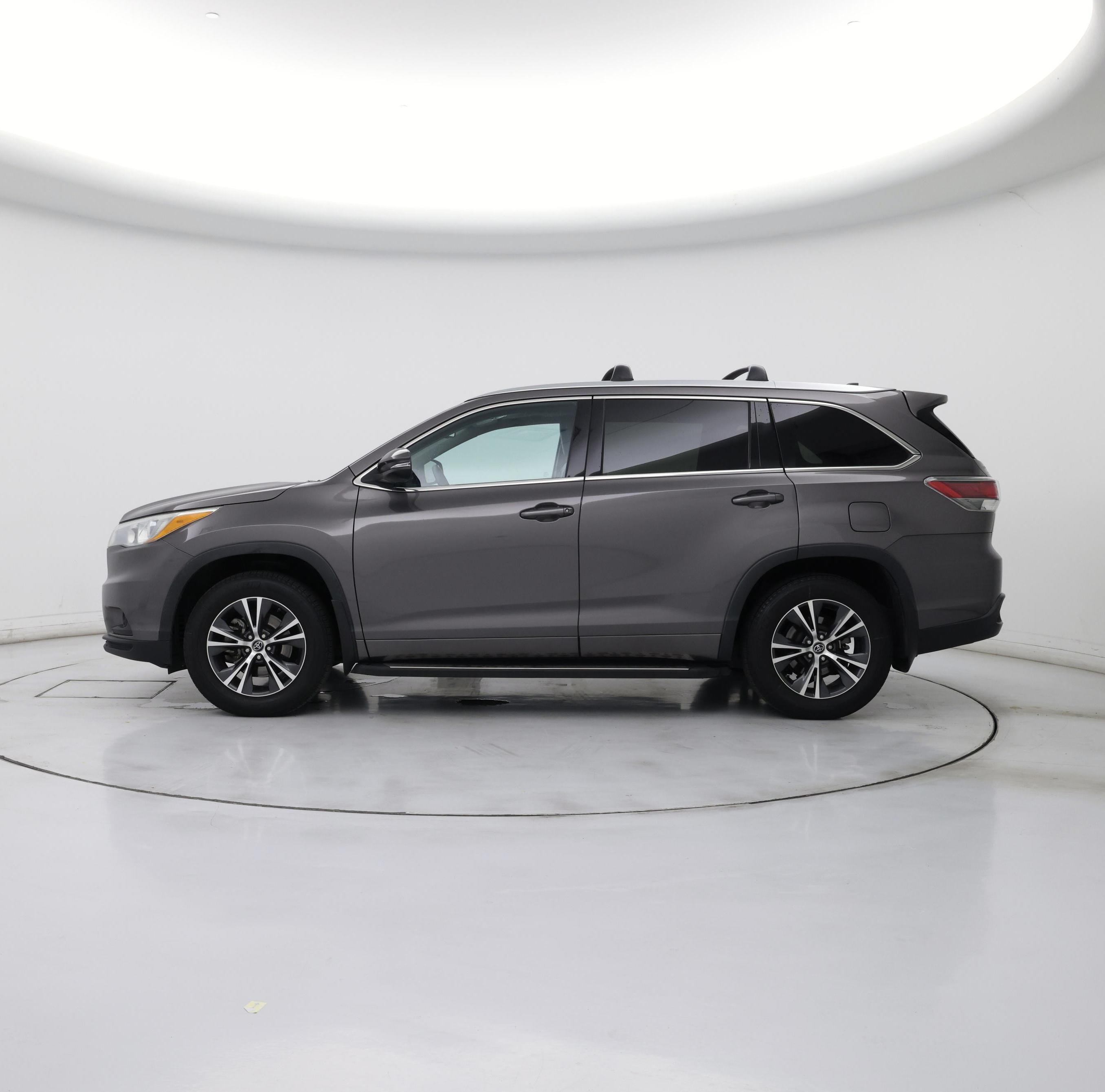 Thumbnail: 2016 Toyota Highlander - 3