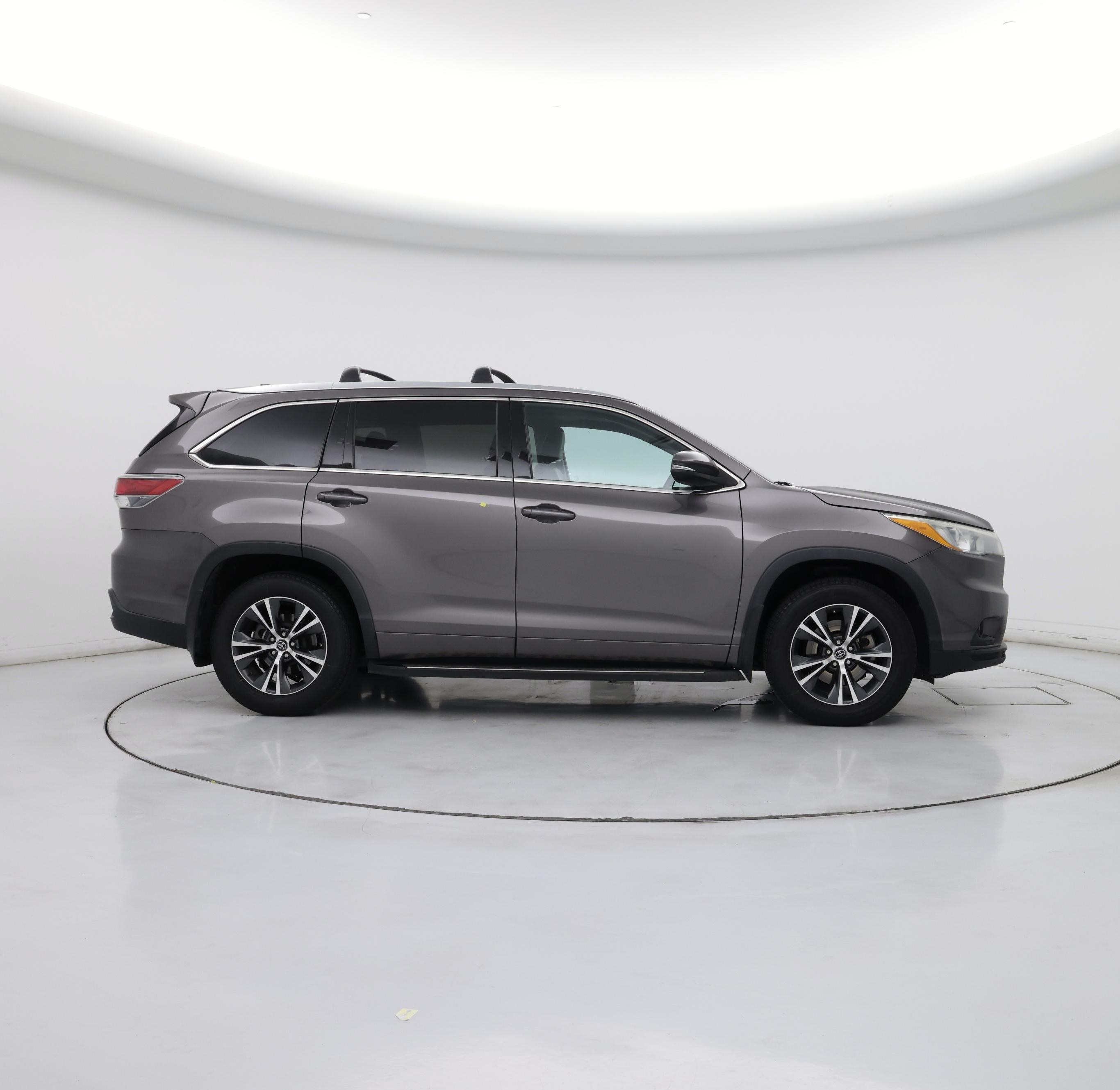 Thumbnail: 2016 Toyota Highlander - 7