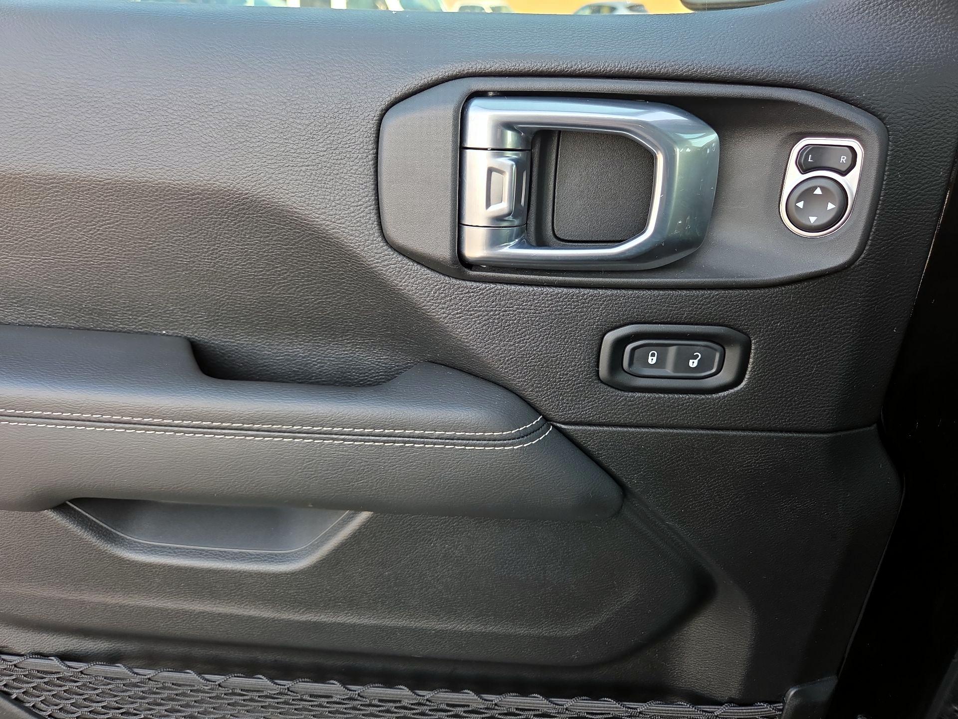 Thumbnail: 2021 Jeep Gladiator - 10