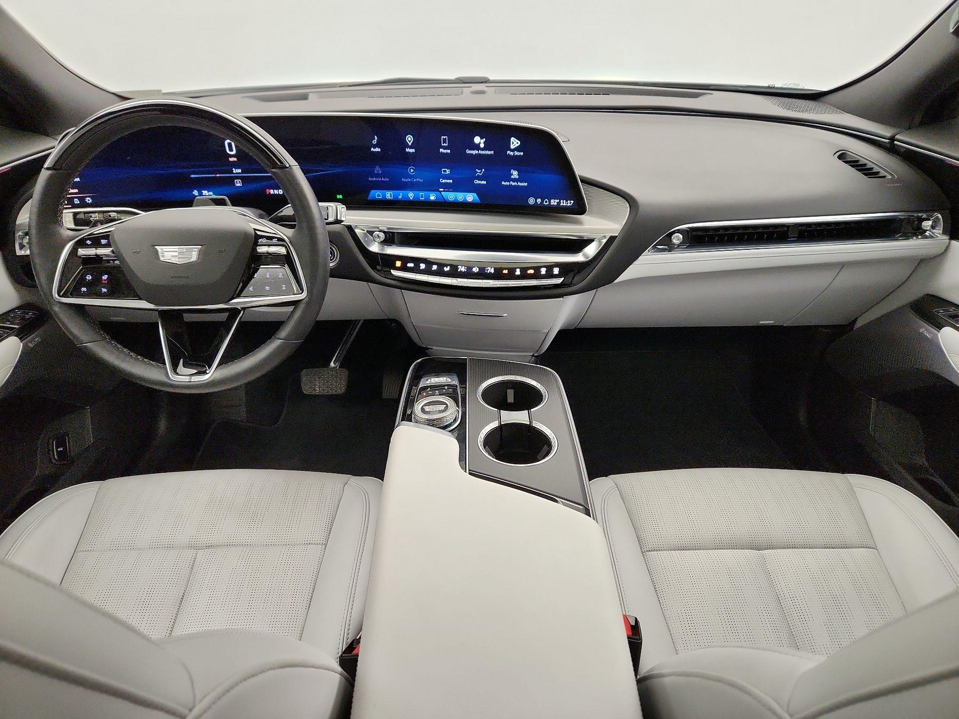 Thumbnail: 2024 Cadillac Lyriq - 9