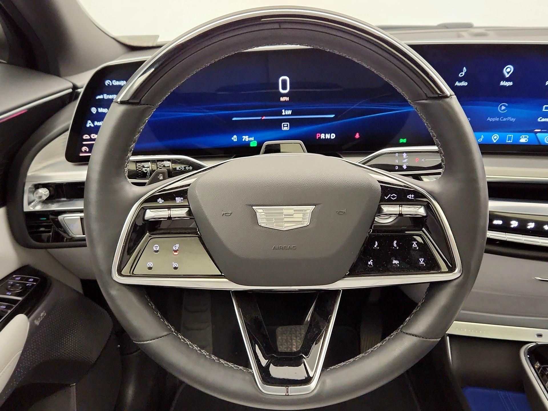 Thumbnail: 2024 Cadillac Lyriq - 10