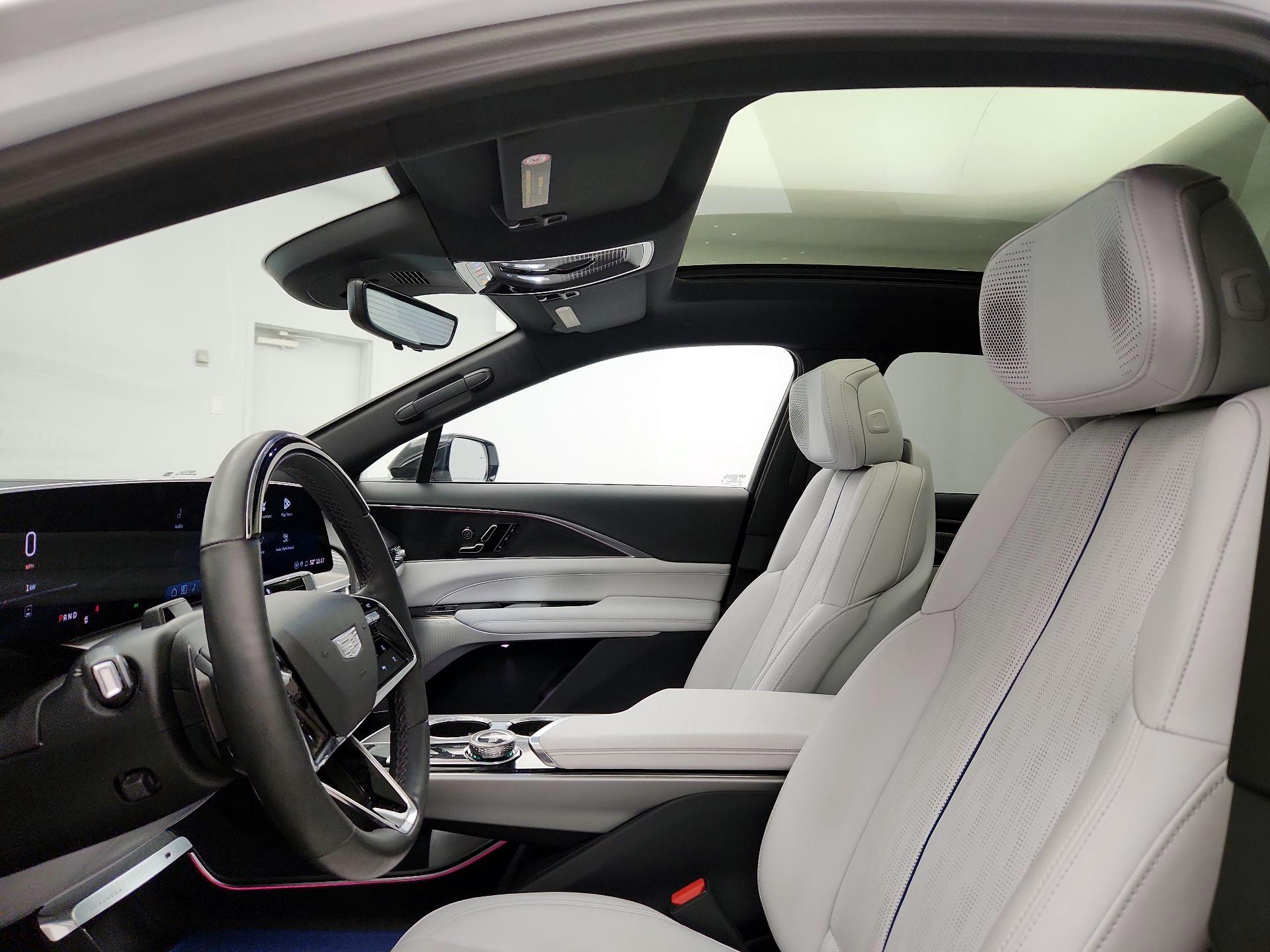 Thumbnail: 2024 Cadillac Lyriq - 19