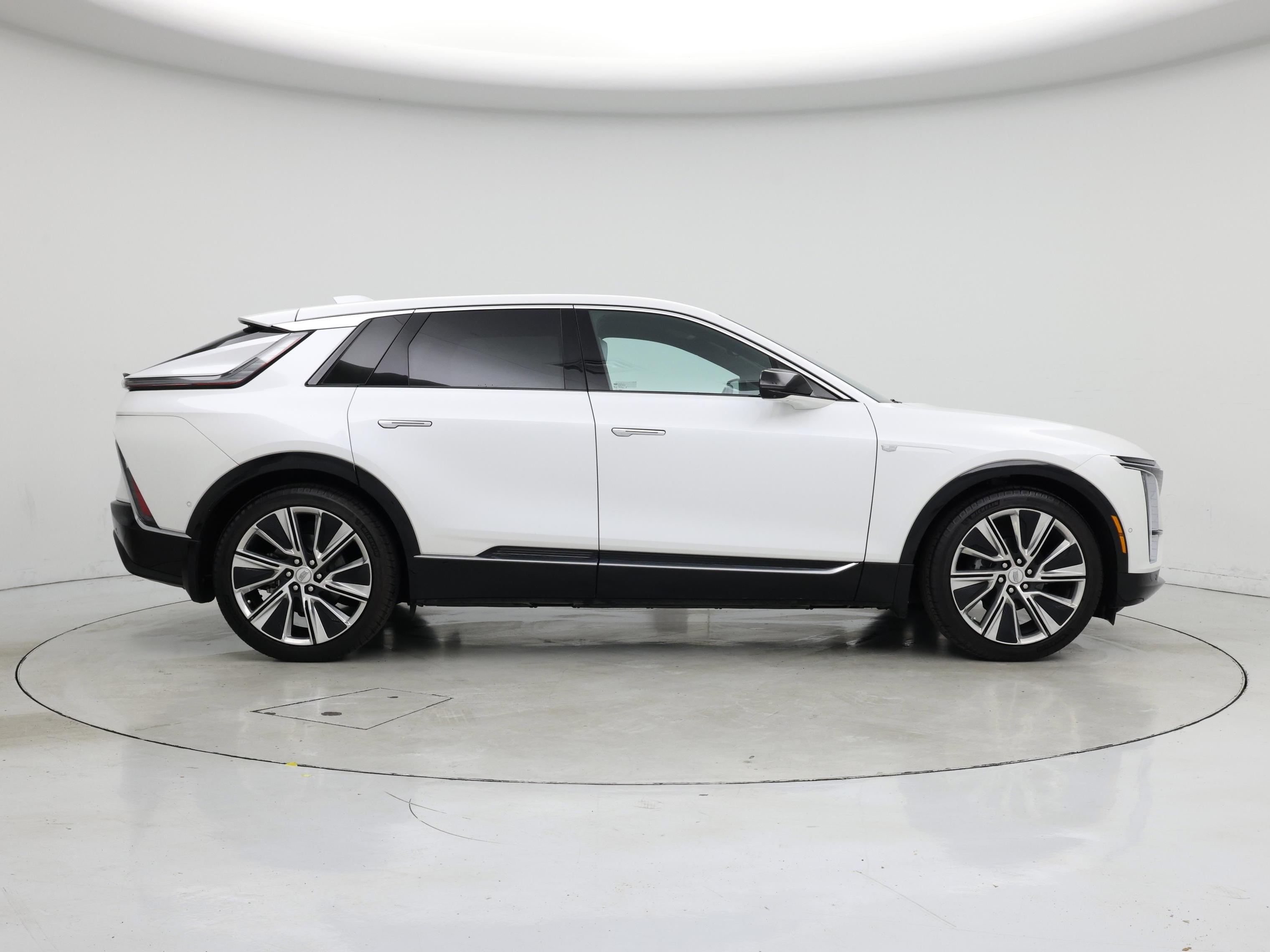 Thumbnail: 2024 Cadillac Lyriq - 7