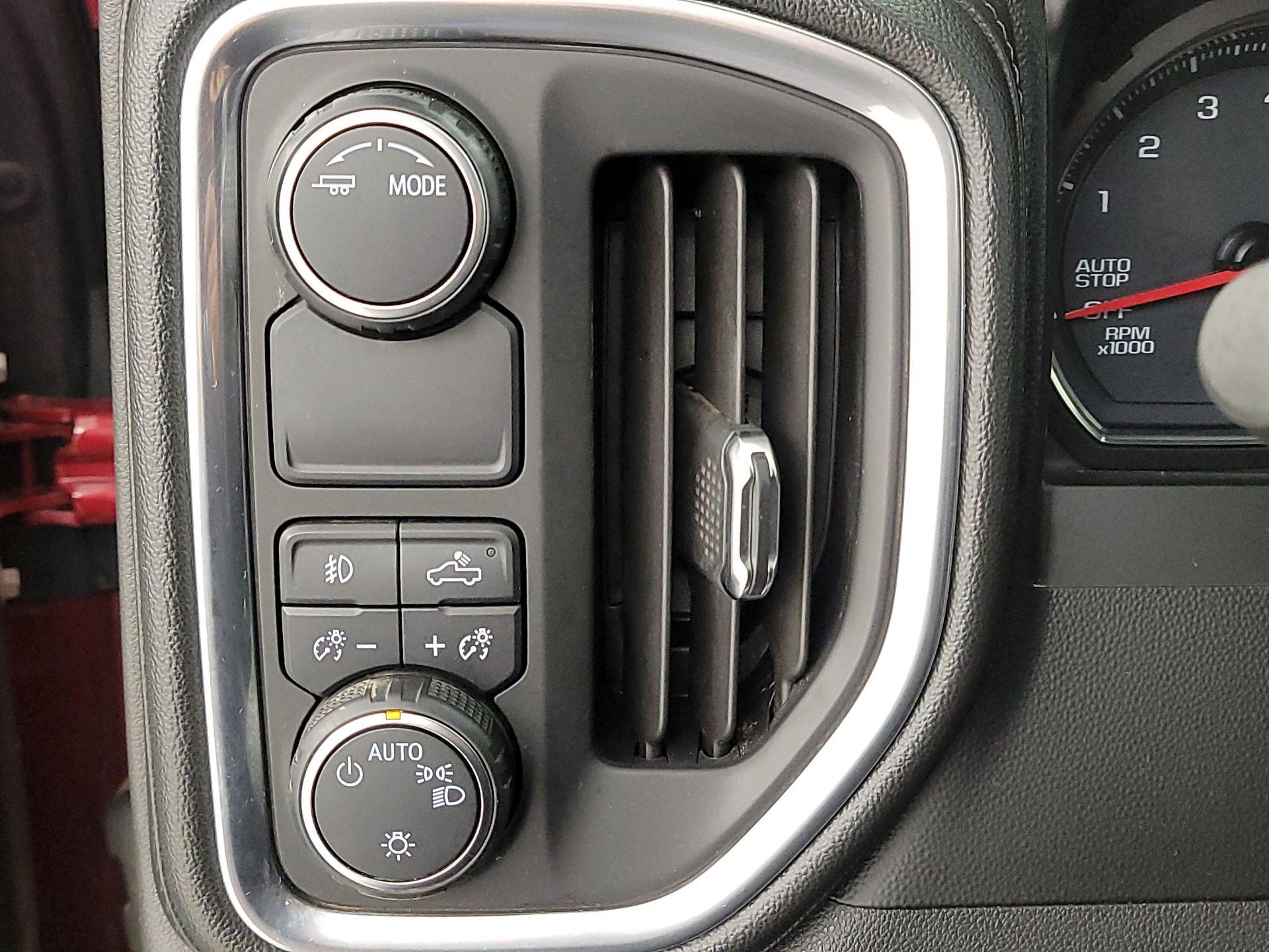 Thumbnail: 2020 Chevrolet Silverado 1500 - 13