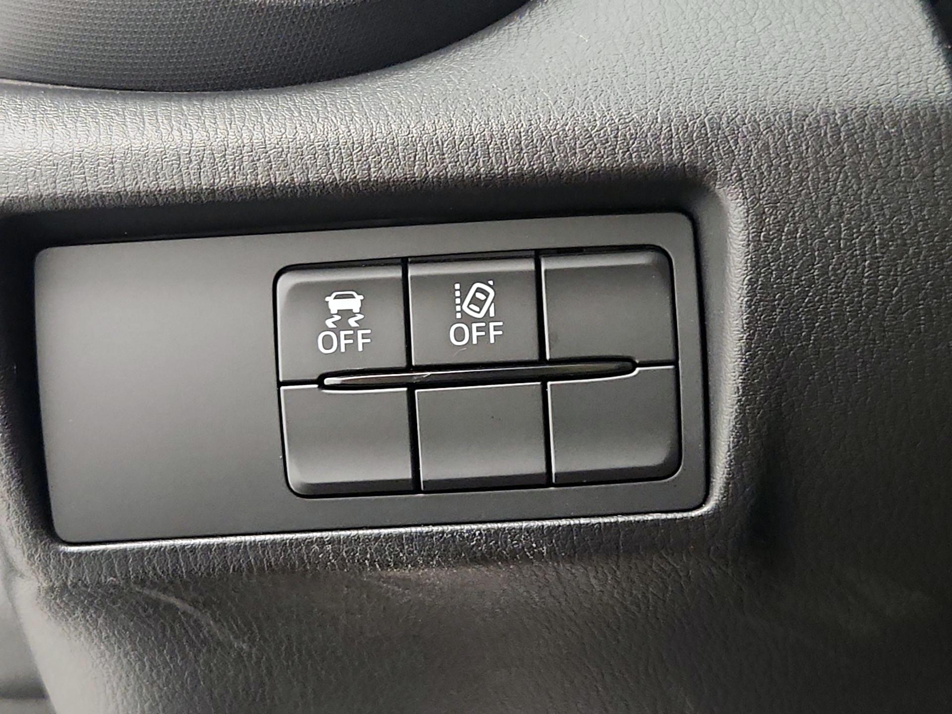 Thumbnail: 2020 Mazda MX-5 Miata - 13