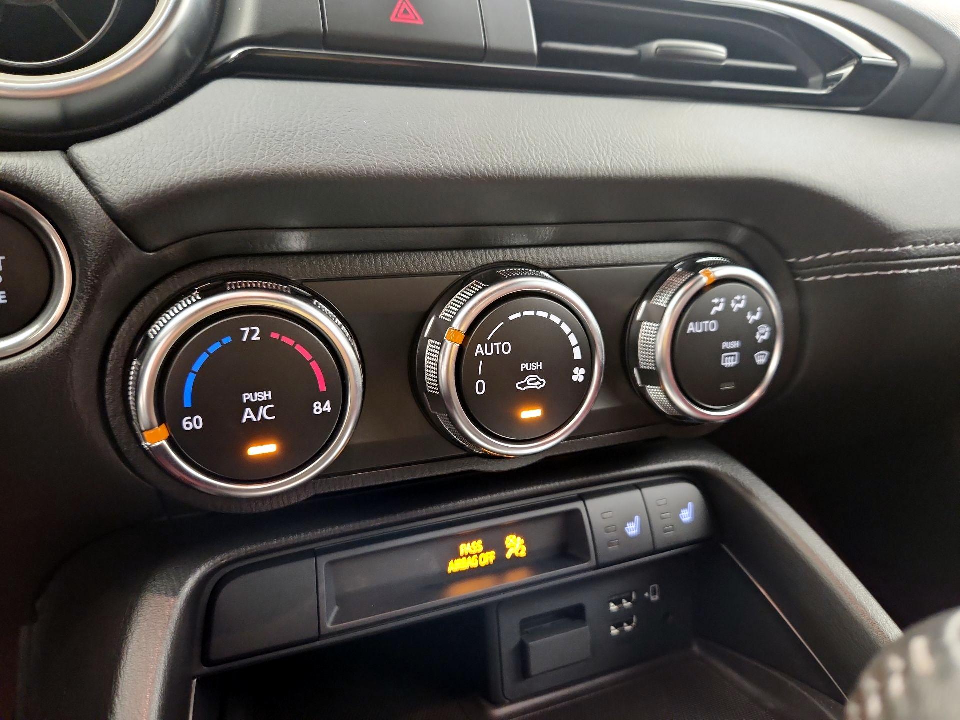 Thumbnail: 2020 Mazda MX-5 Miata - 16