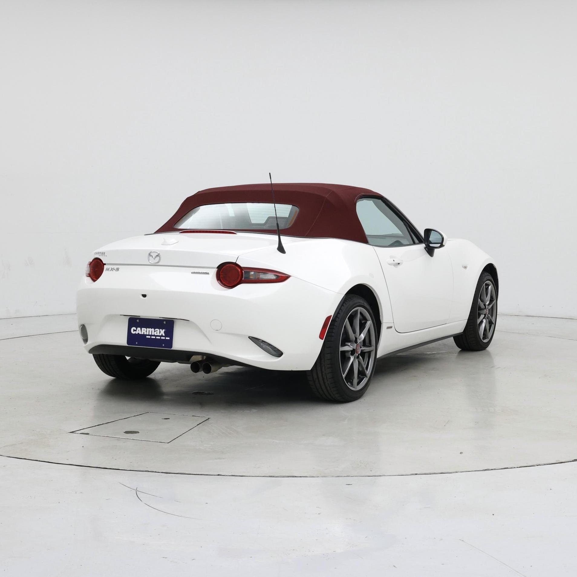 Thumbnail: 2020 Mazda MX-5 Miata - 8