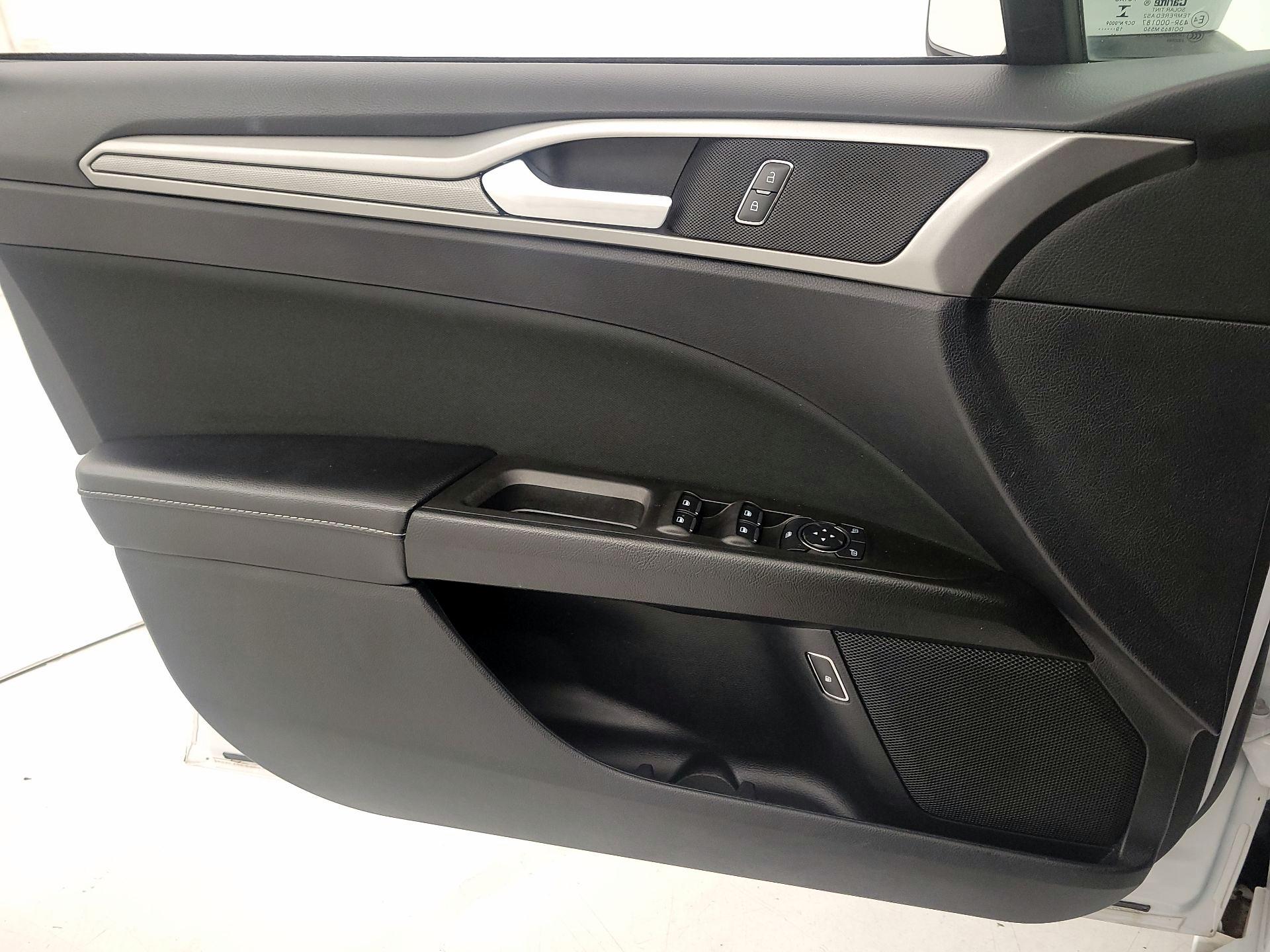 Thumbnail: 2020 Ford Fusion - 12