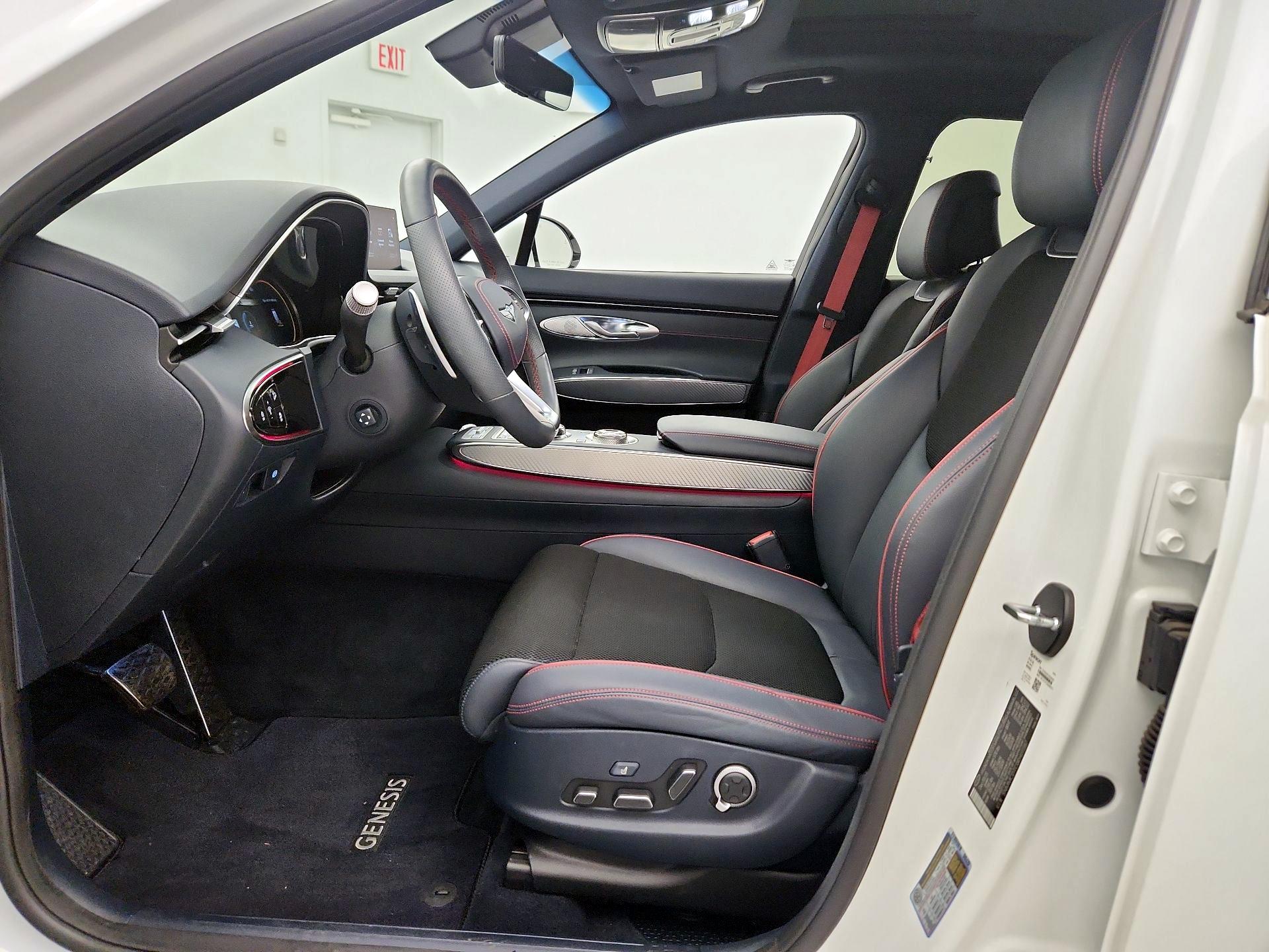 Thumbnail: 2024 Genesis GV70 - 11