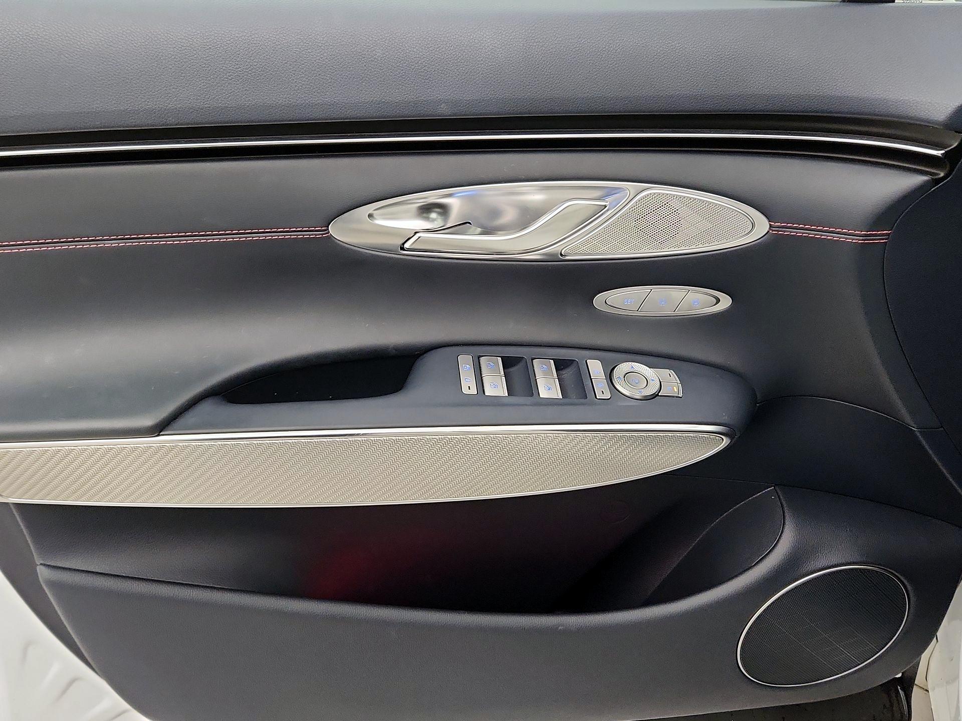 Thumbnail: 2024 Genesis GV70 - 12