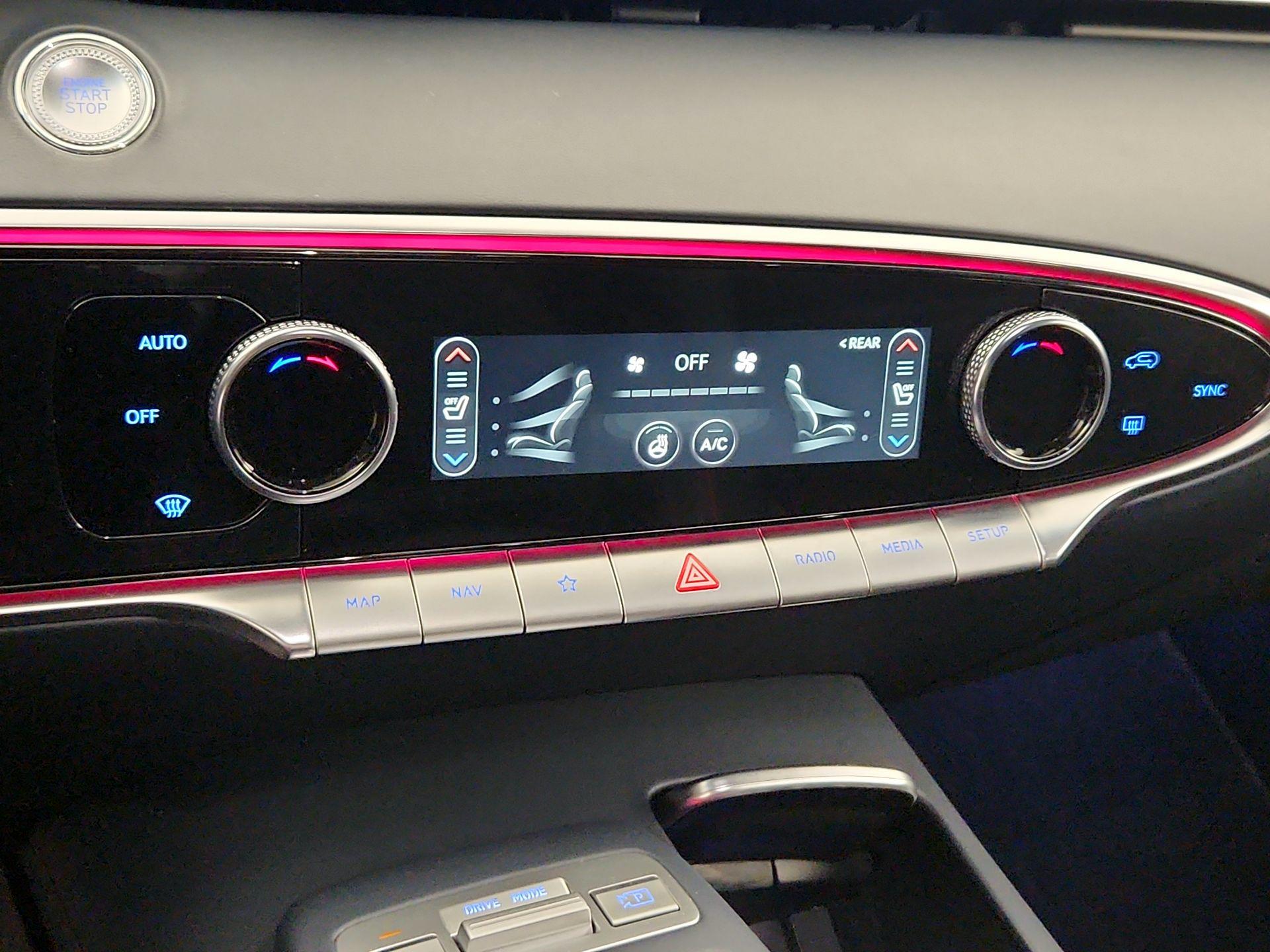 Thumbnail: 2024 Genesis GV70 - 16