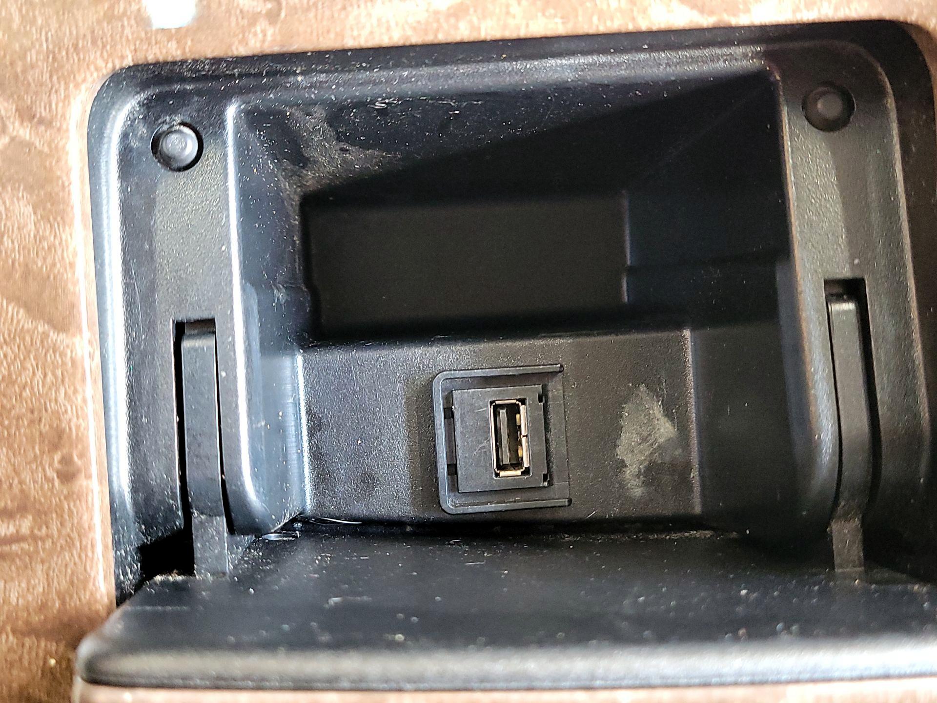 Thumbnail: 2017 INFINITI QX80 - 19