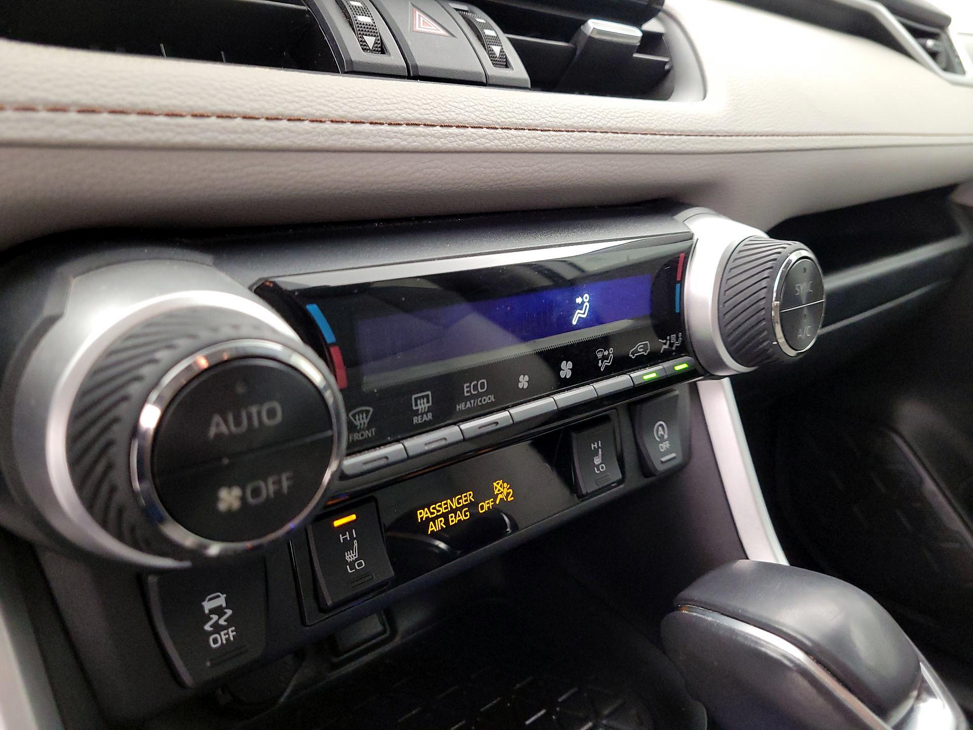 Thumbnail: 2021 Toyota RAV4 - 16