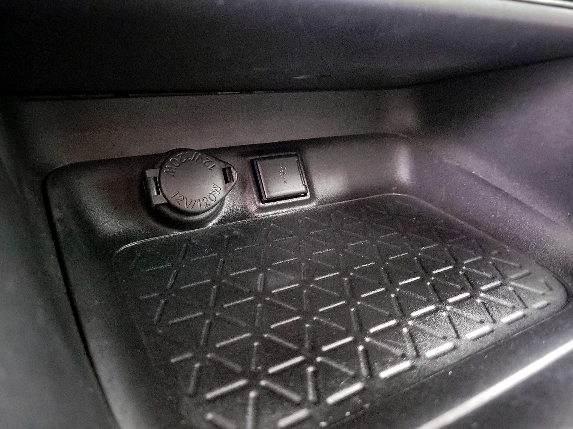 Thumbnail: 2021 Toyota RAV4 - 18