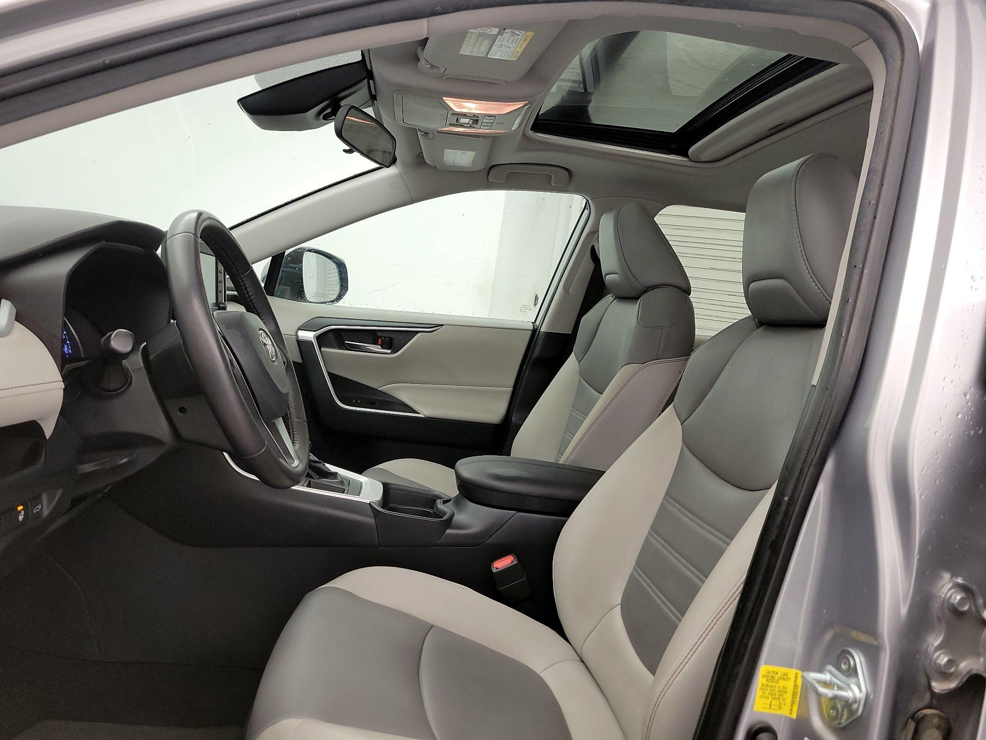 Thumbnail: 2021 Toyota RAV4 - 19