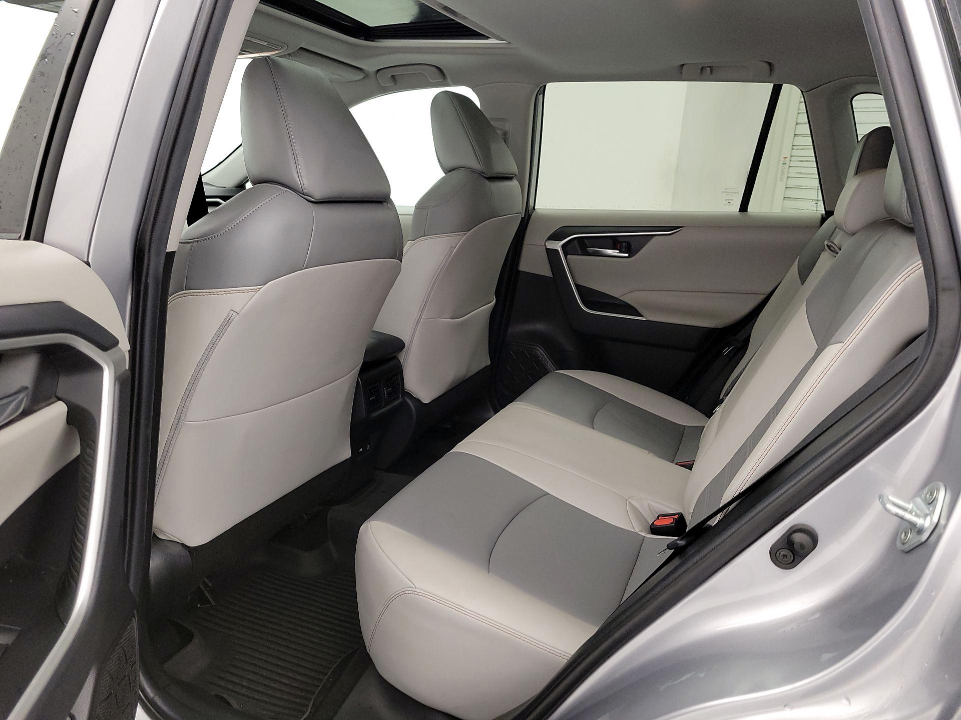 Thumbnail: 2021 Toyota RAV4 - 20