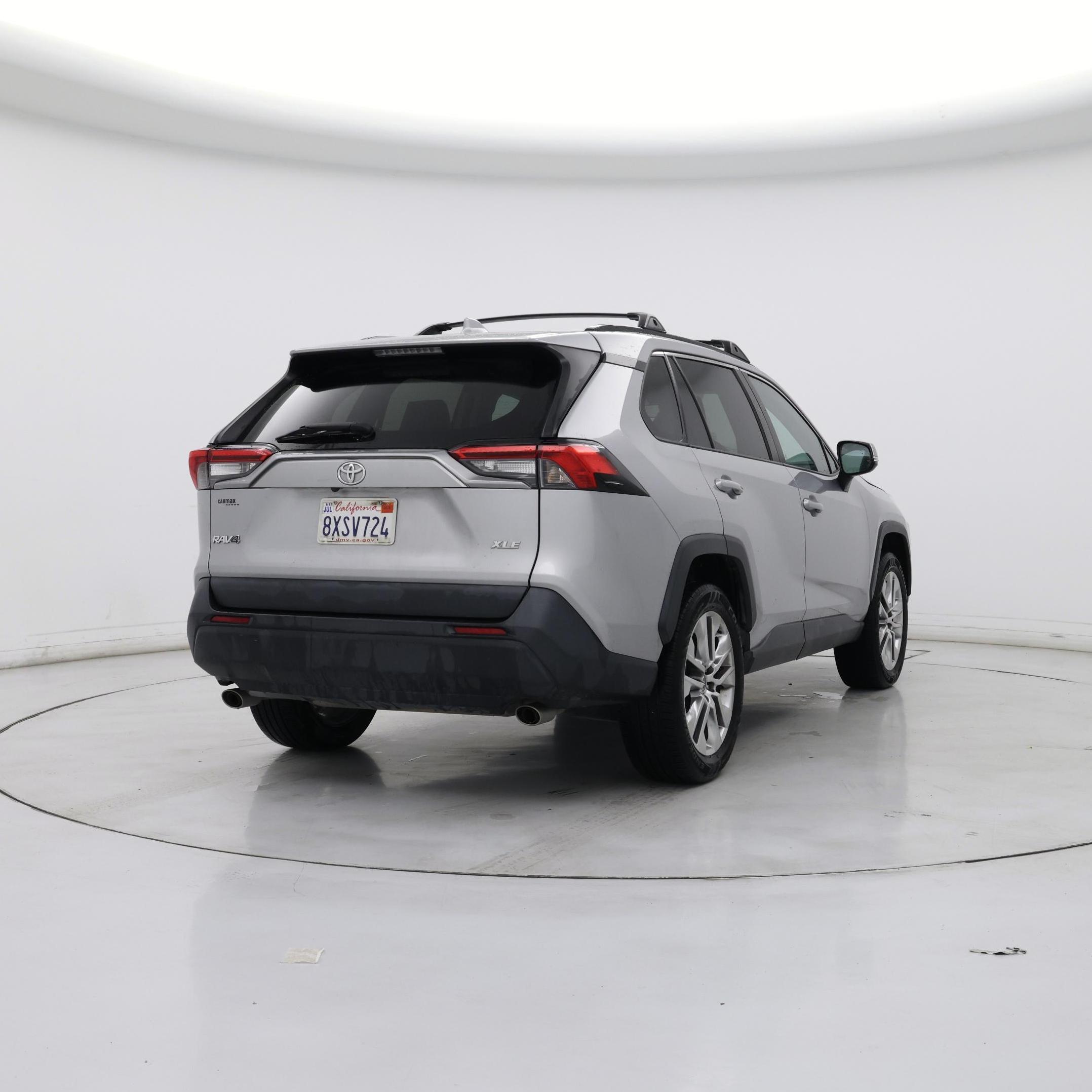 Thumbnail: 2021 Toyota RAV4 - 8