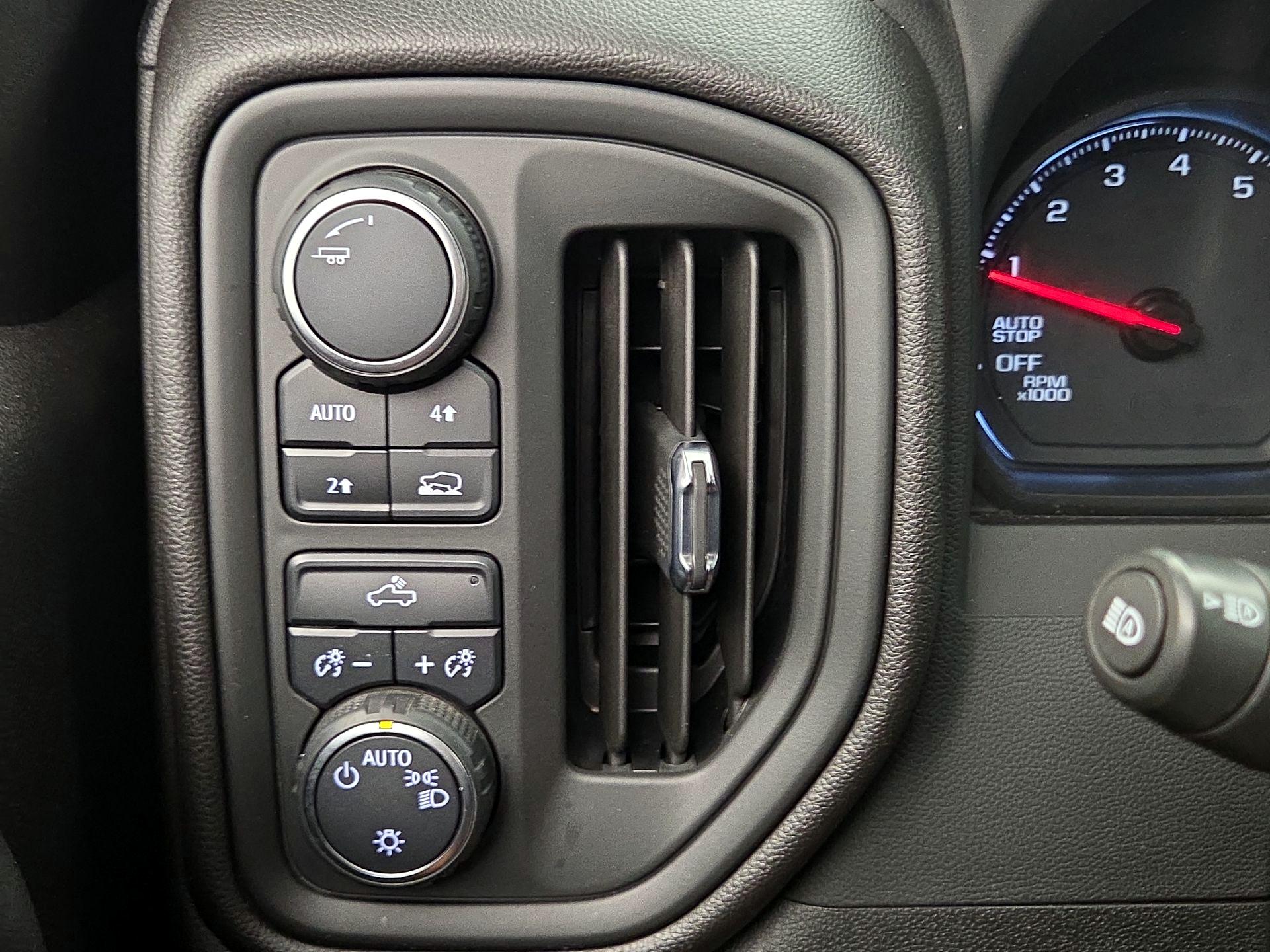 Thumbnail: 2022 Chevrolet Silverado 1500 - 13