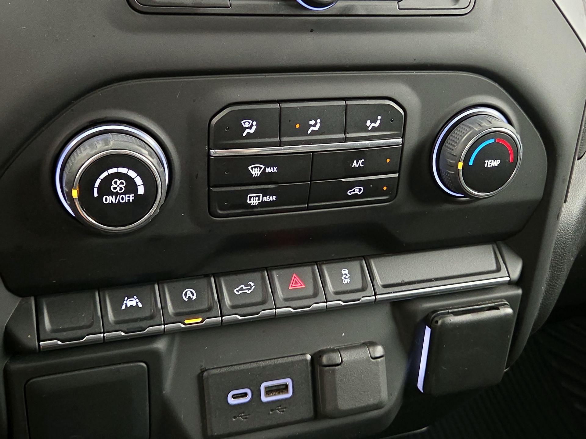 Thumbnail: 2022 Chevrolet Silverado 1500 - 16