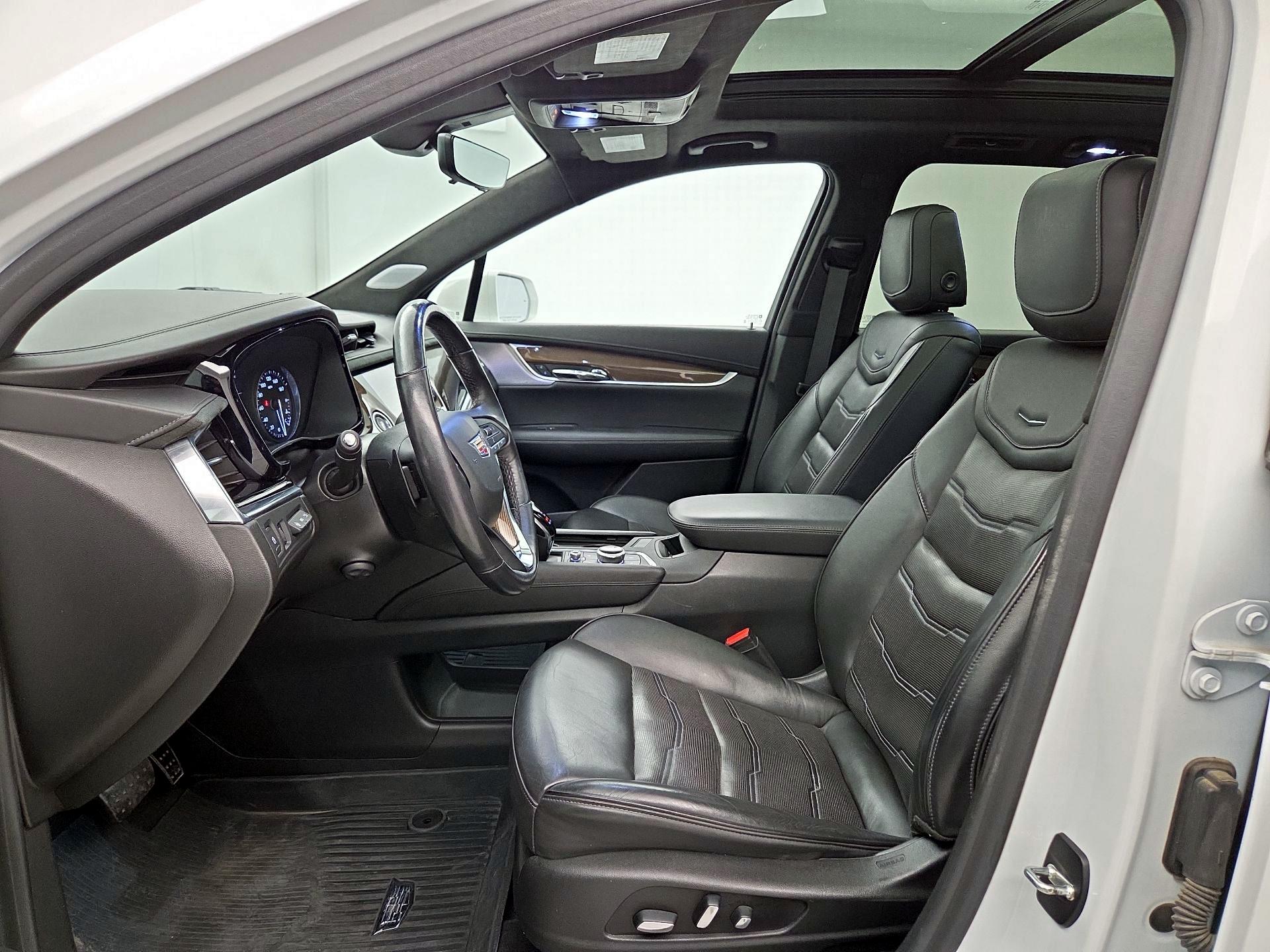 Thumbnail: 2020 Cadillac XT6 - 11