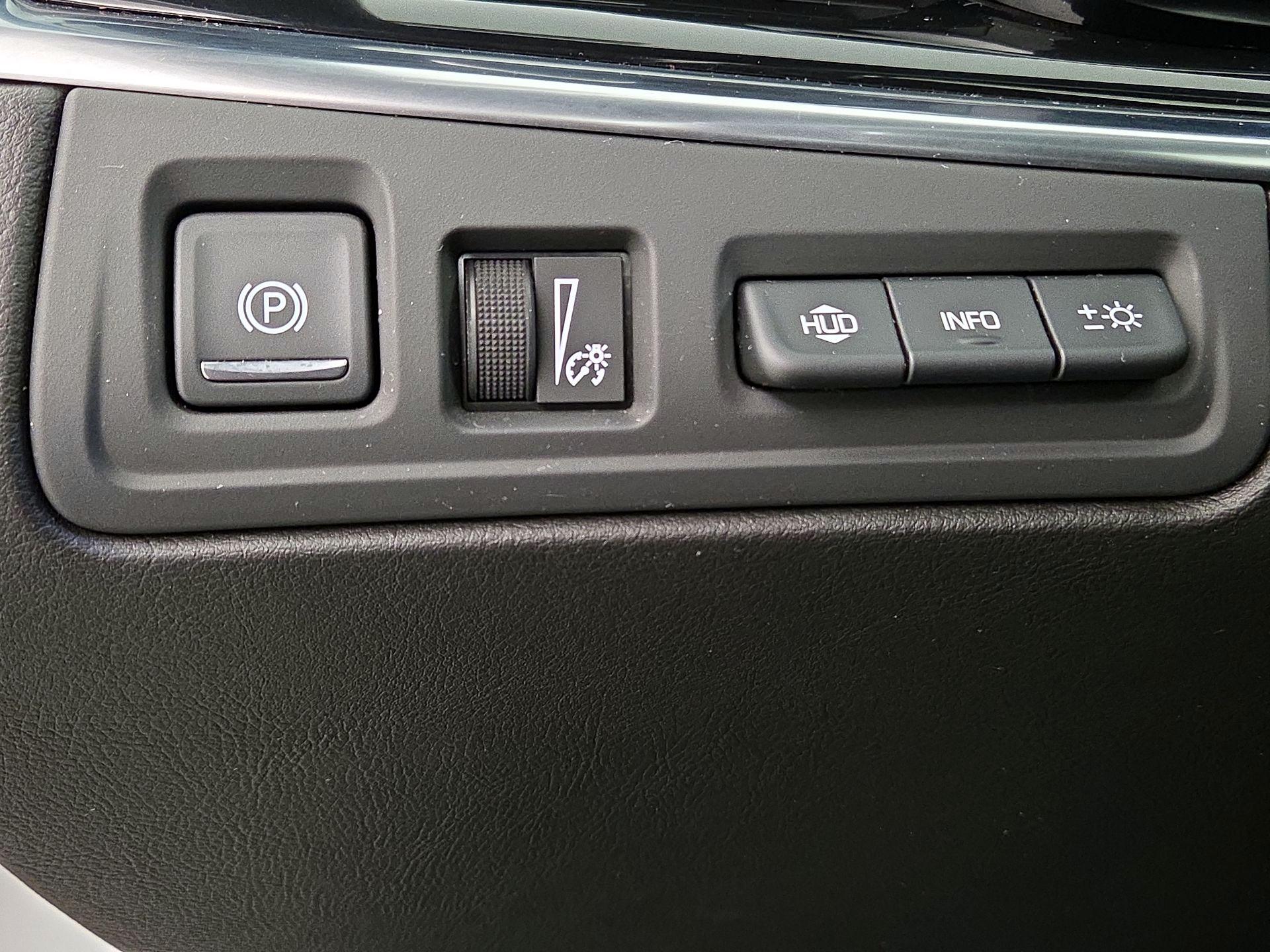 Thumbnail: 2020 Cadillac XT6 - 13