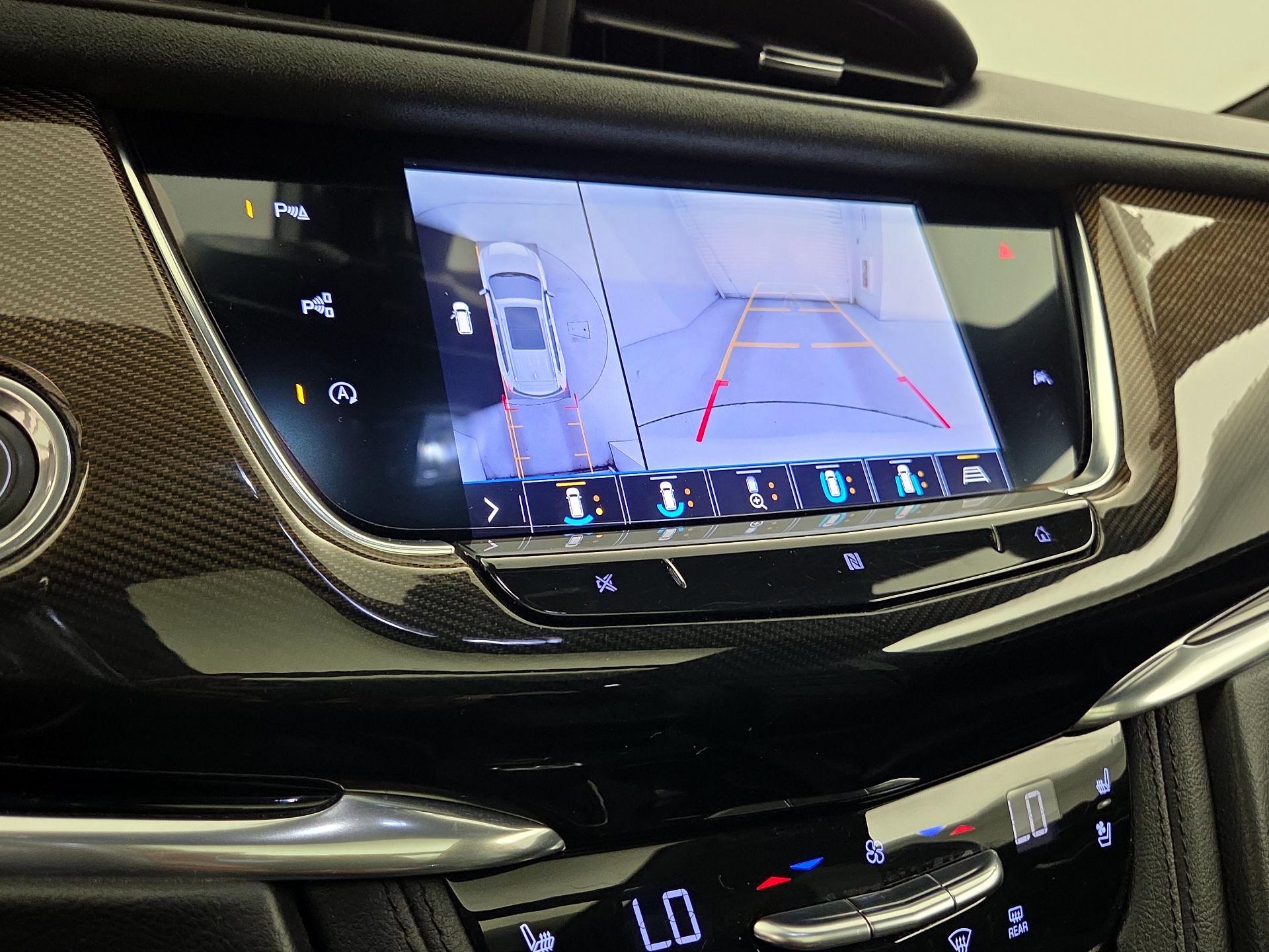 Thumbnail: 2020 Cadillac XT6 - 15