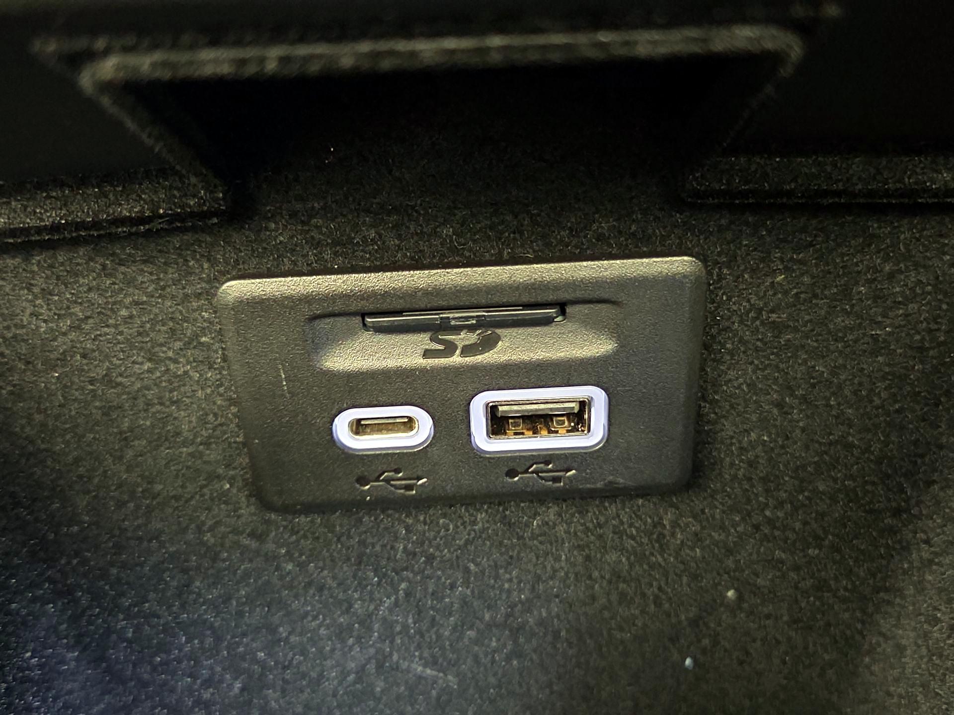 Thumbnail: 2020 Cadillac XT6 - 19