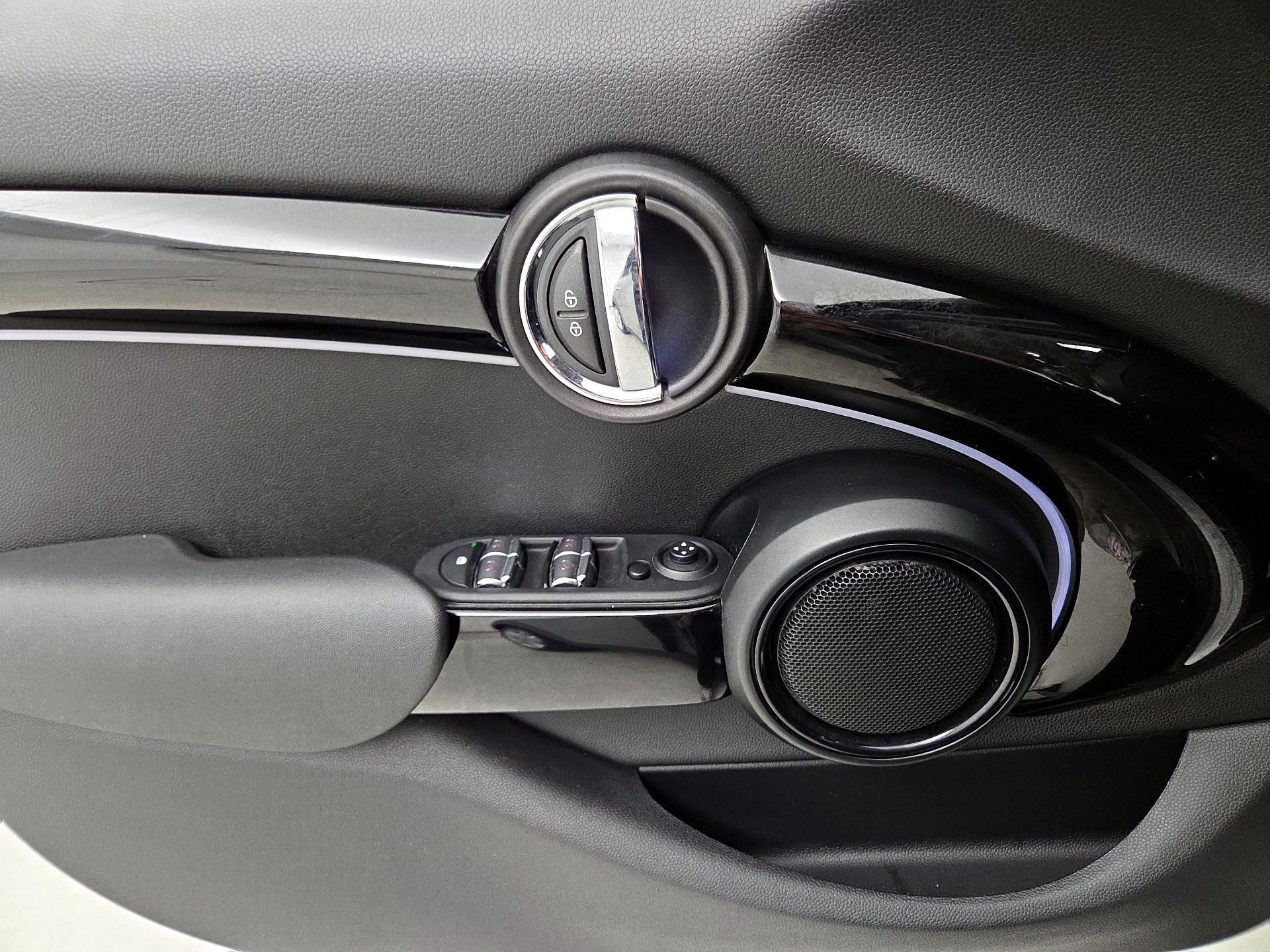 Thumbnail: 2022 MINI Cooper Hardtop - 12