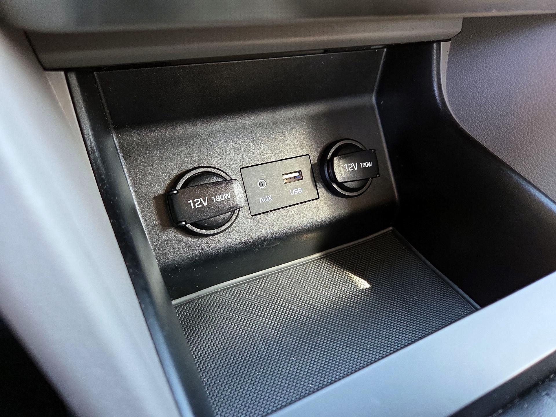 Thumbnail: 2019 Hyundai Elantra - 16