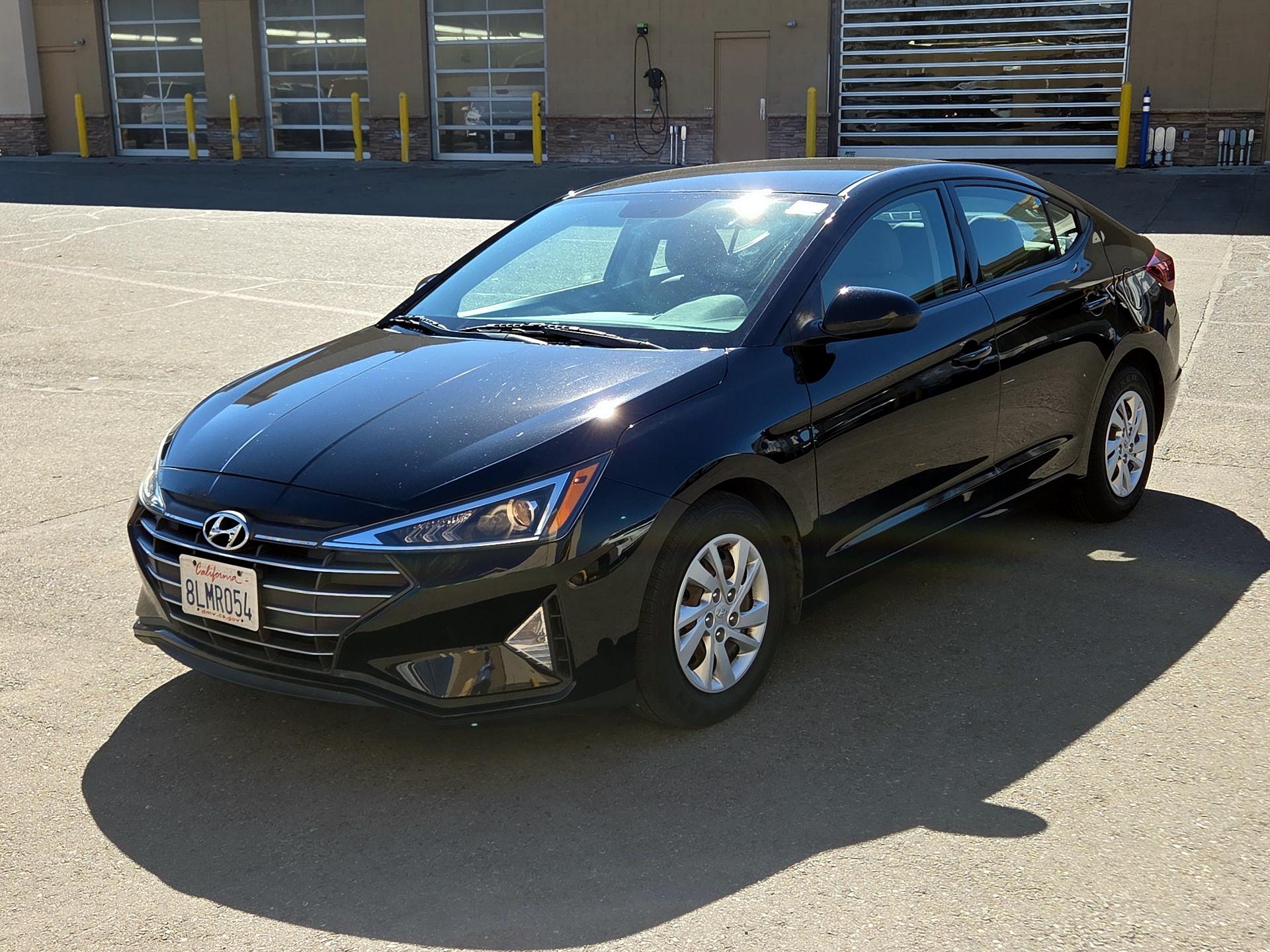 Thumbnail: 2019 Hyundai Elantra - 3