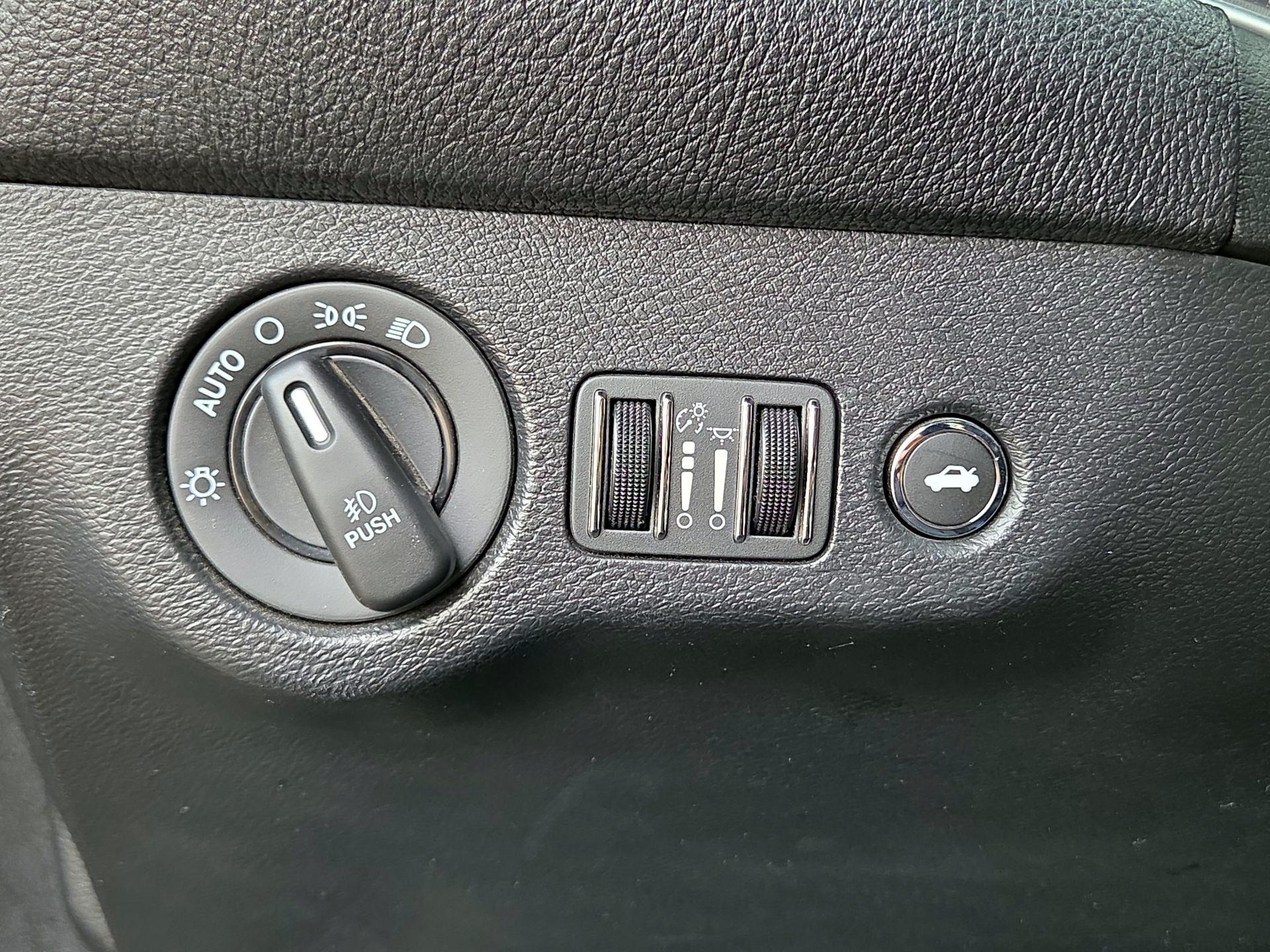 Thumbnail: 2019 Dodge Challenger - 11