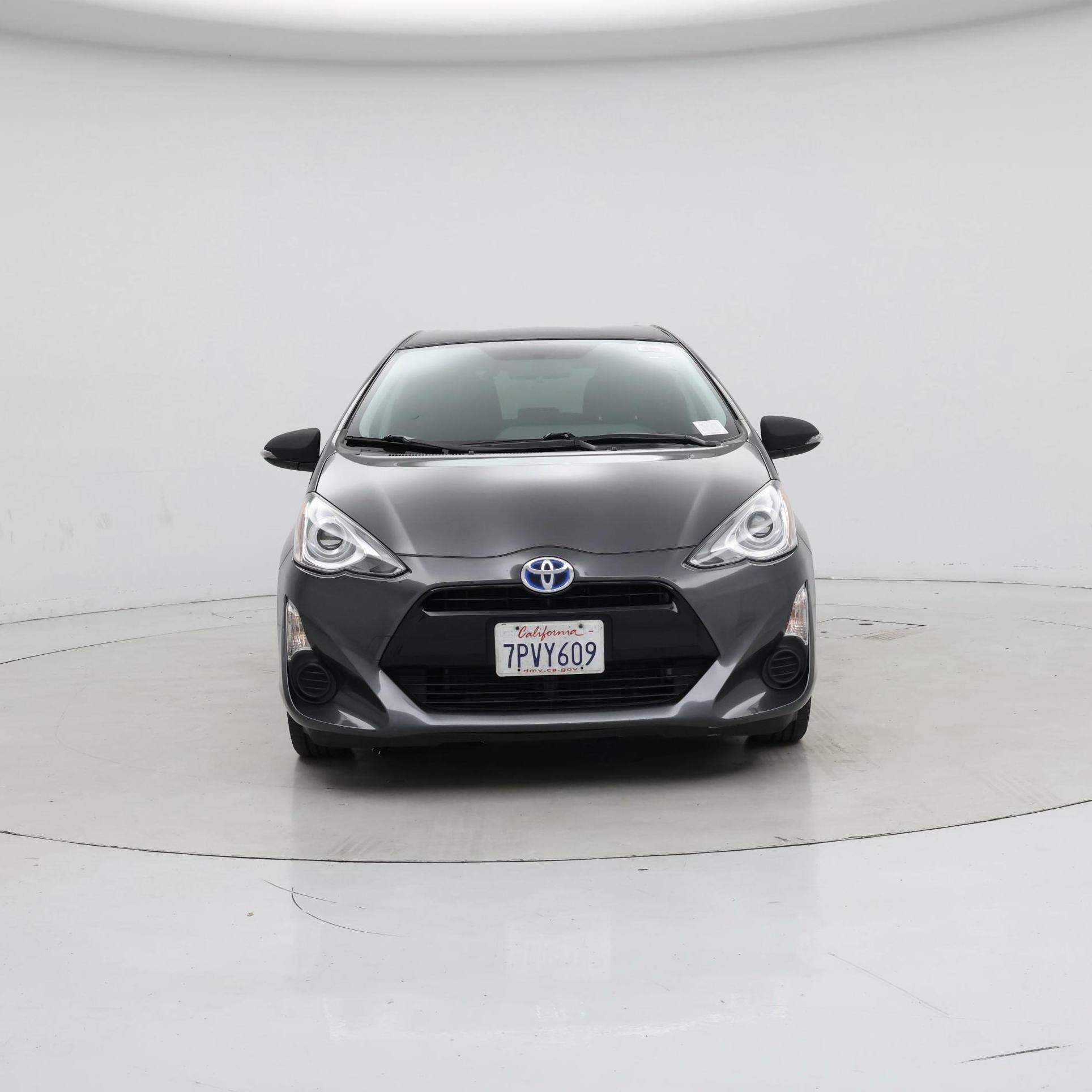 Thumbnail: 2015 Toyota Prius c - 5