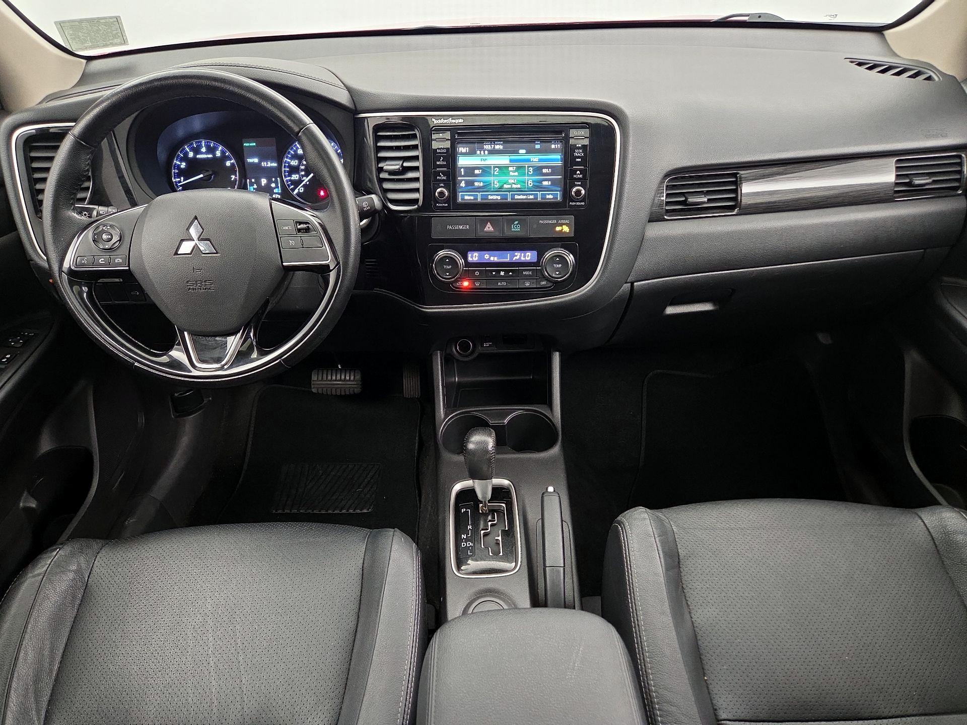 Thumbnail: 2016 Mitsubishi Outlander - 9