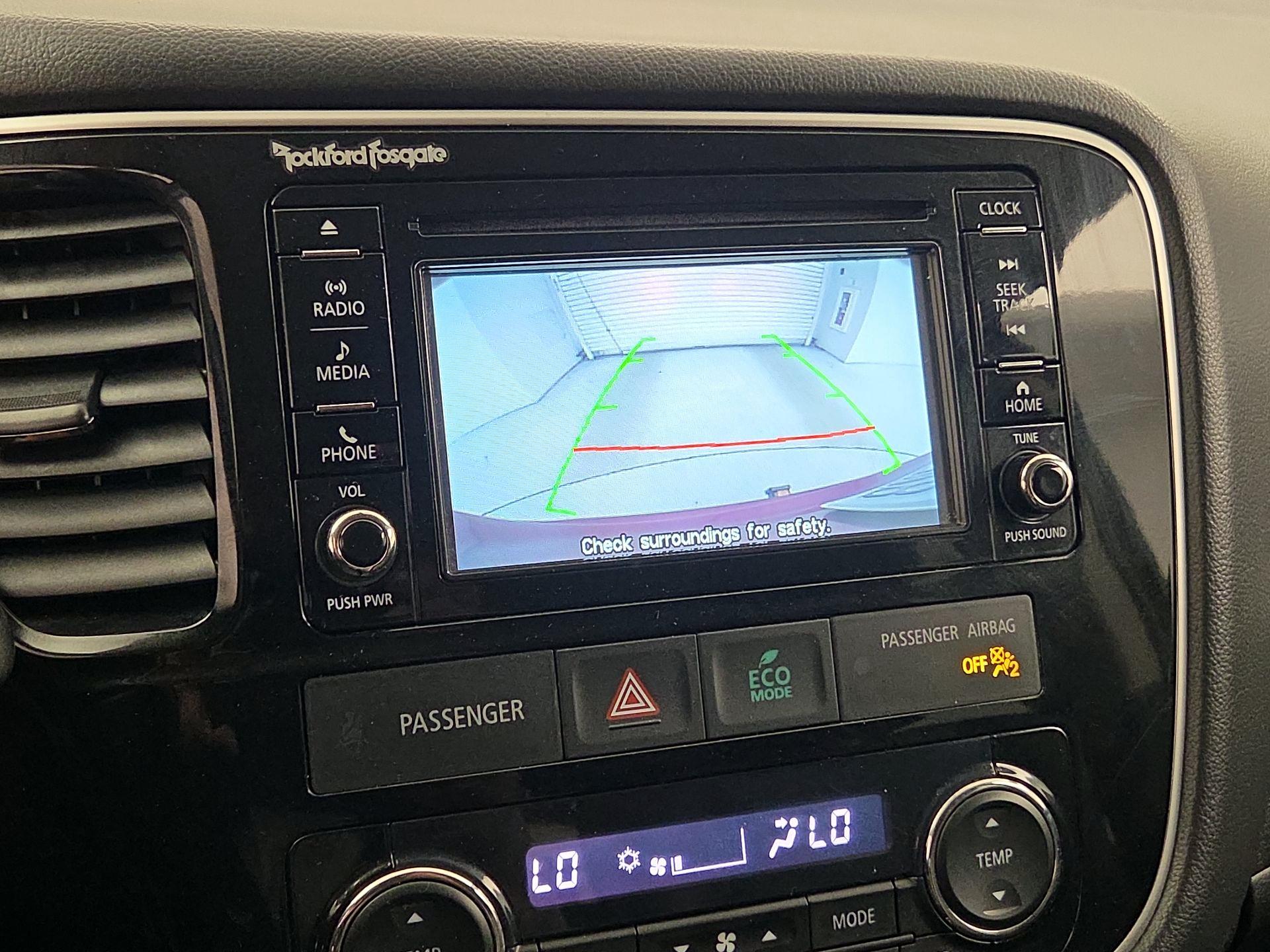 Thumbnail: 2016 Mitsubishi Outlander - 13