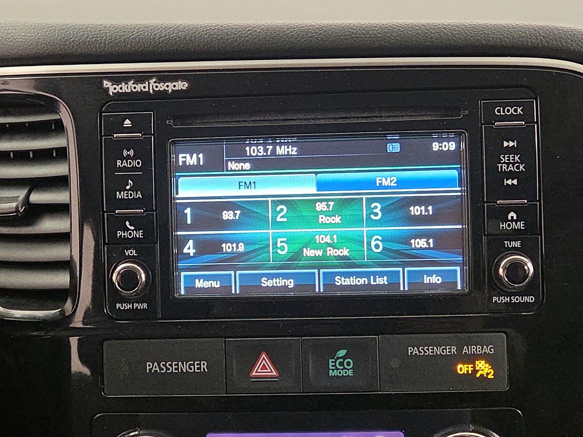 Thumbnail: 2016 Mitsubishi Outlander - 14