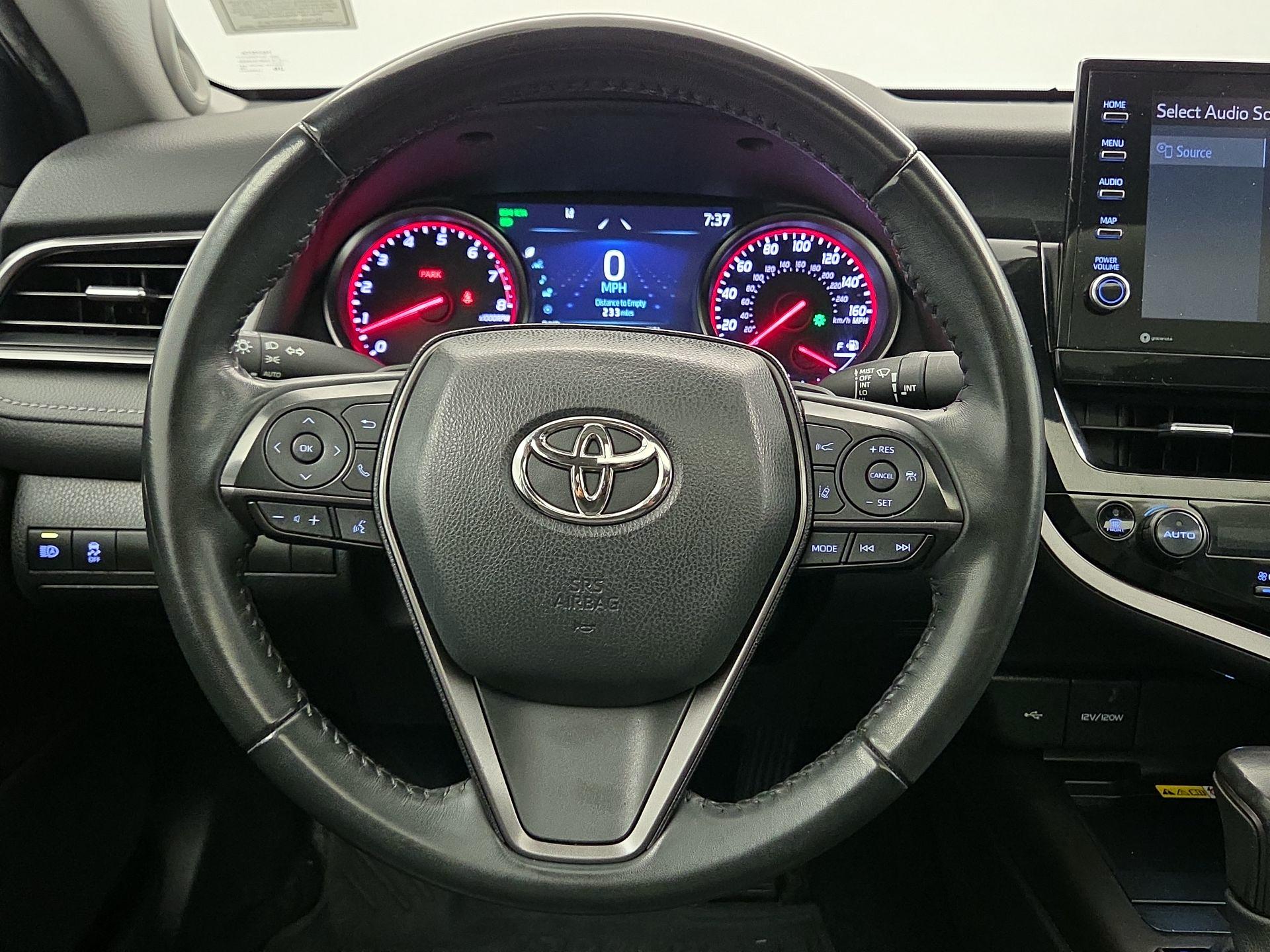 Thumbnail: 2022 Toyota Camry - 10