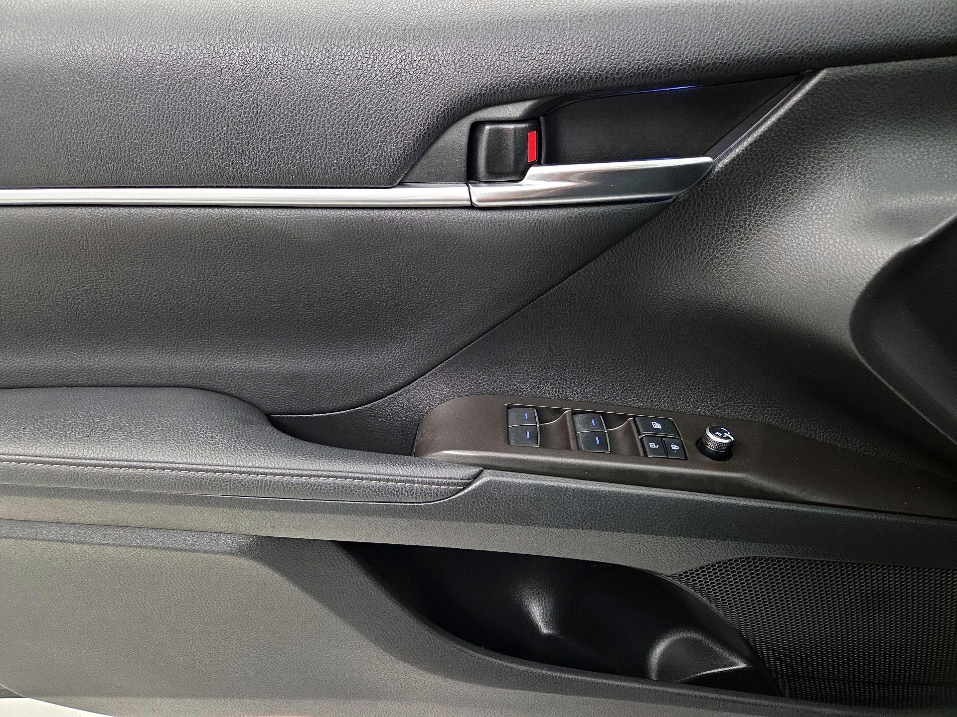 Thumbnail: 2022 Toyota Camry - 12